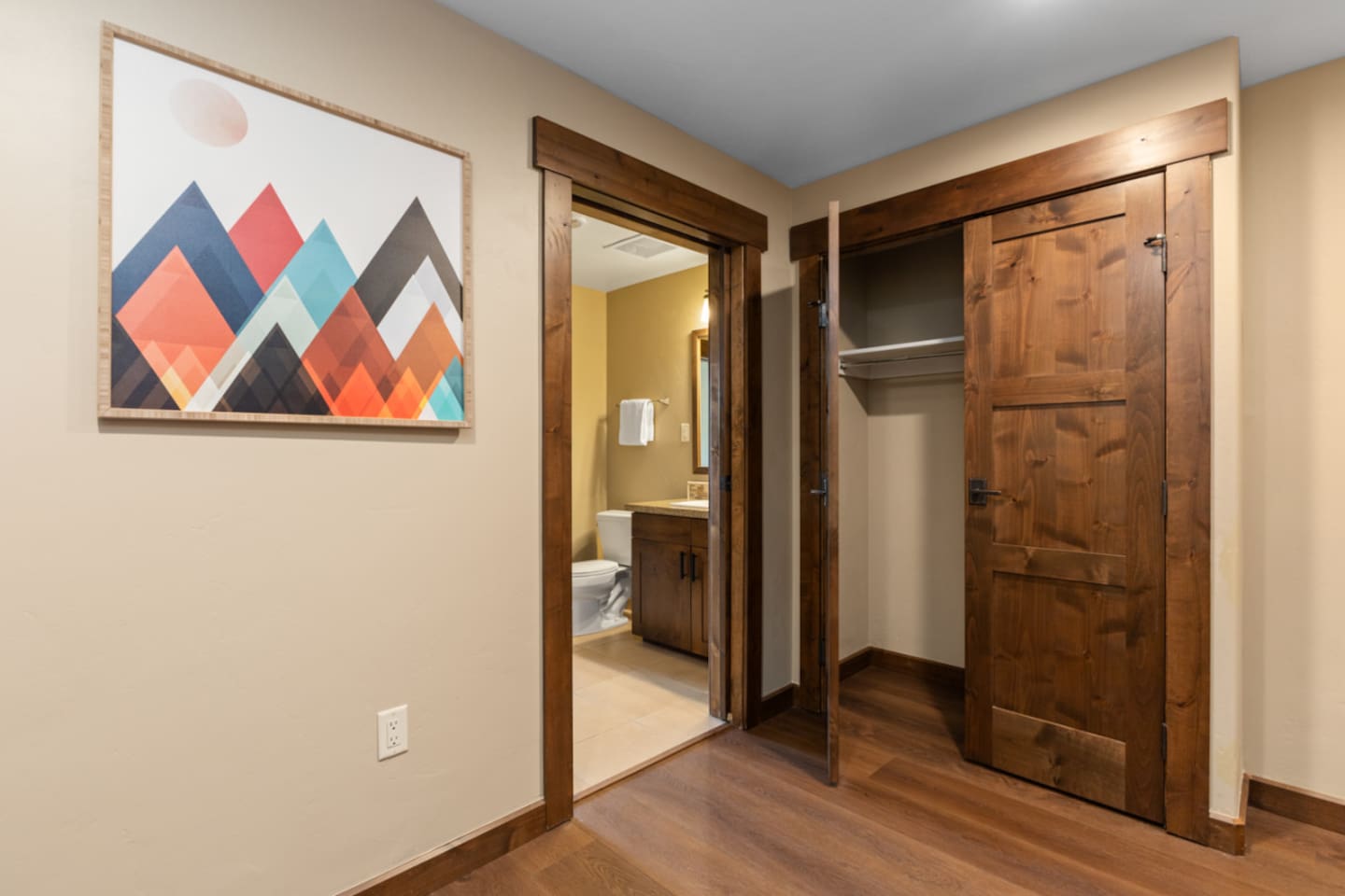 Entry way to Bathroom 2