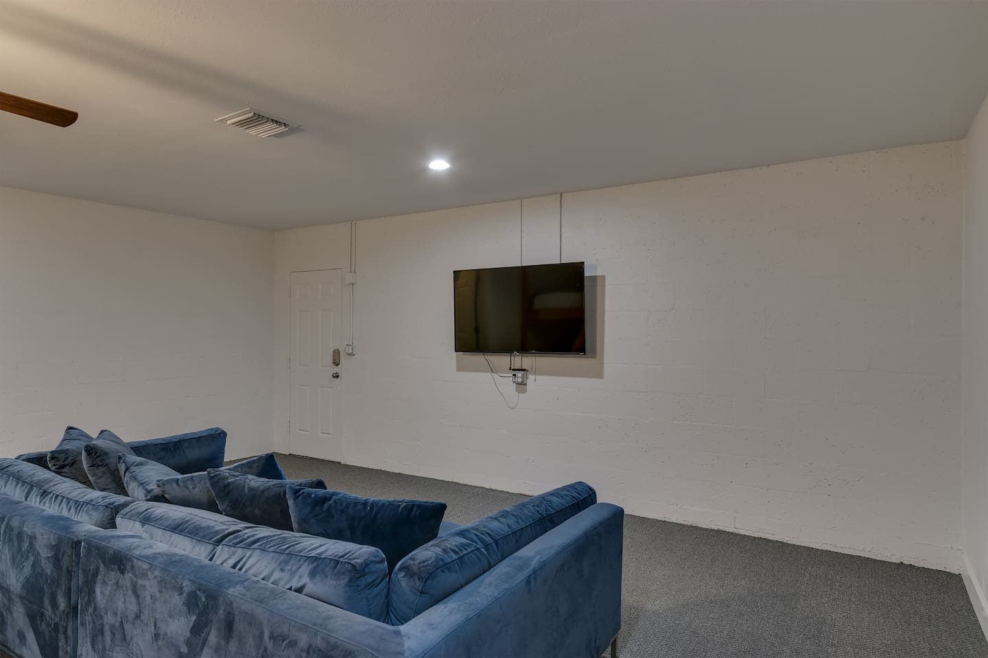 Bunk Room Large Couch and 55 Inch TV and Plenty of Extra Space