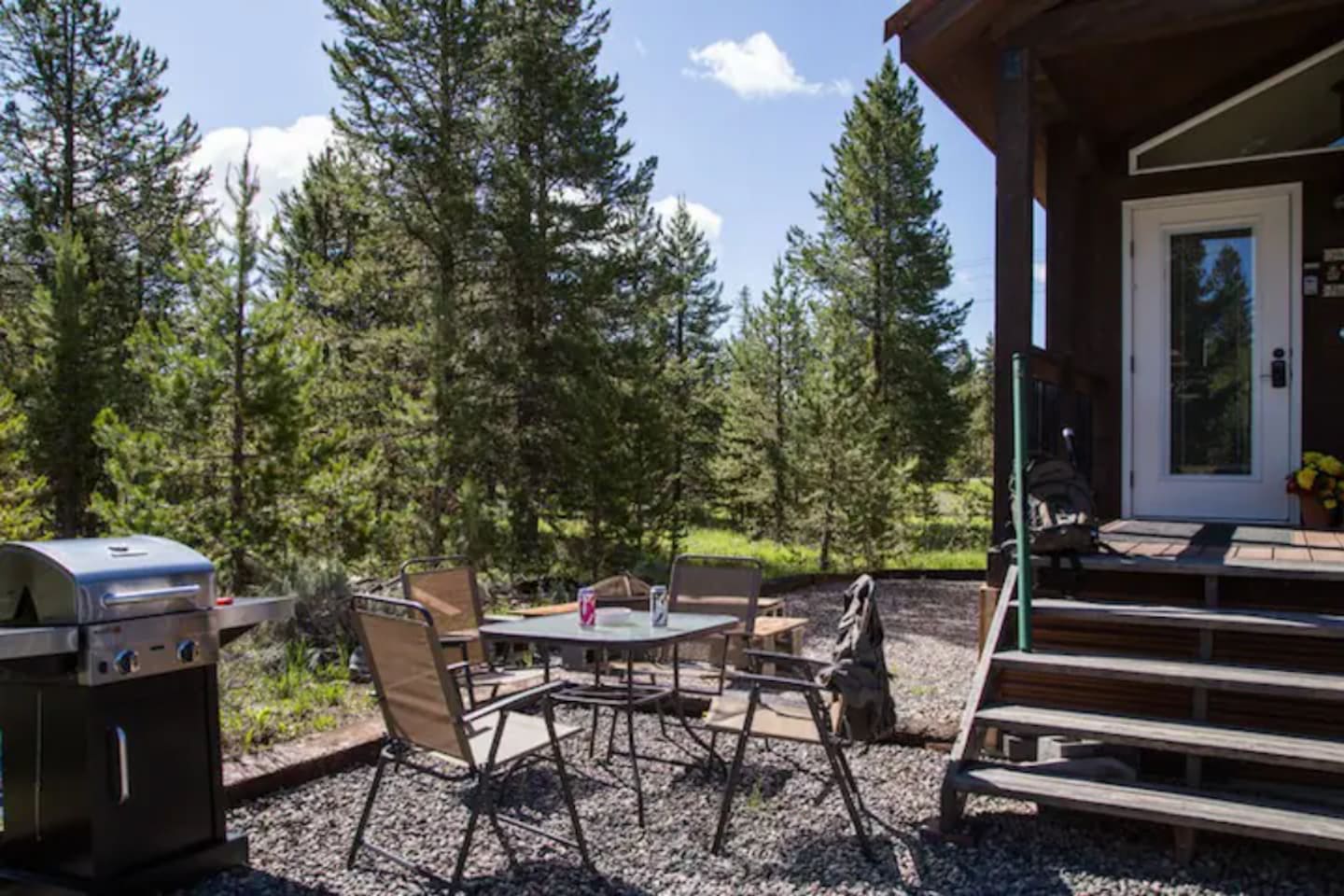 Outdoor eating, grill and firepit area