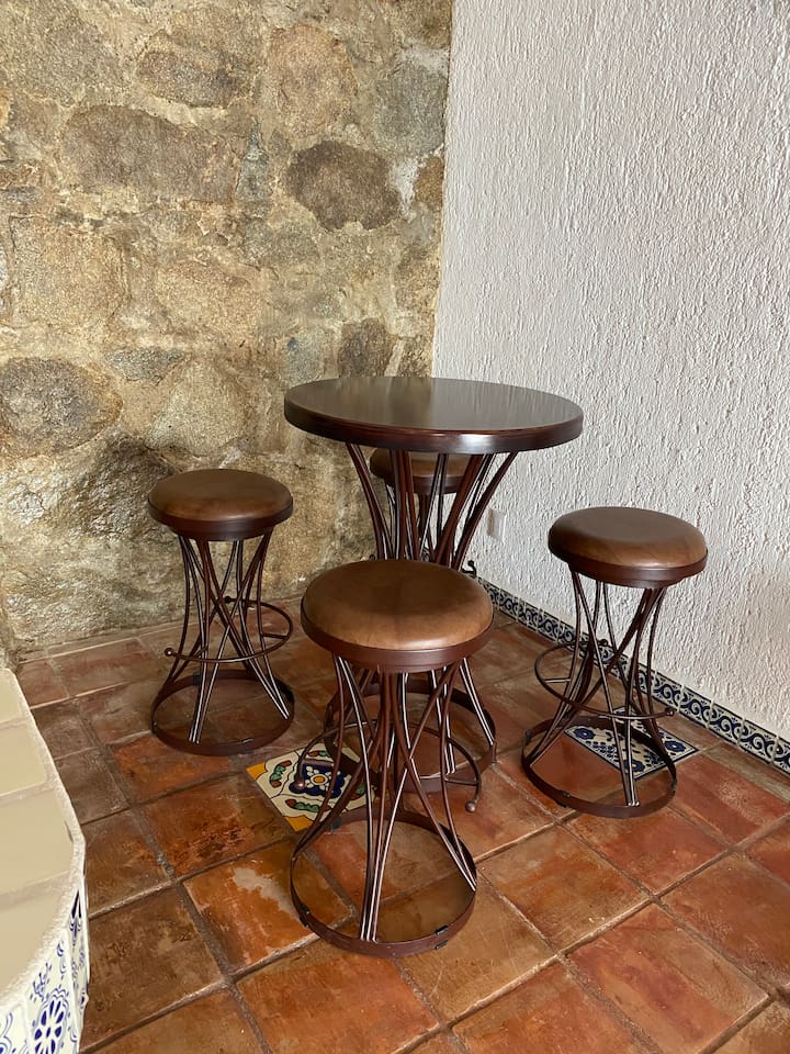 Dining Area inside the Hacienda.
Comedor en la Hacienda