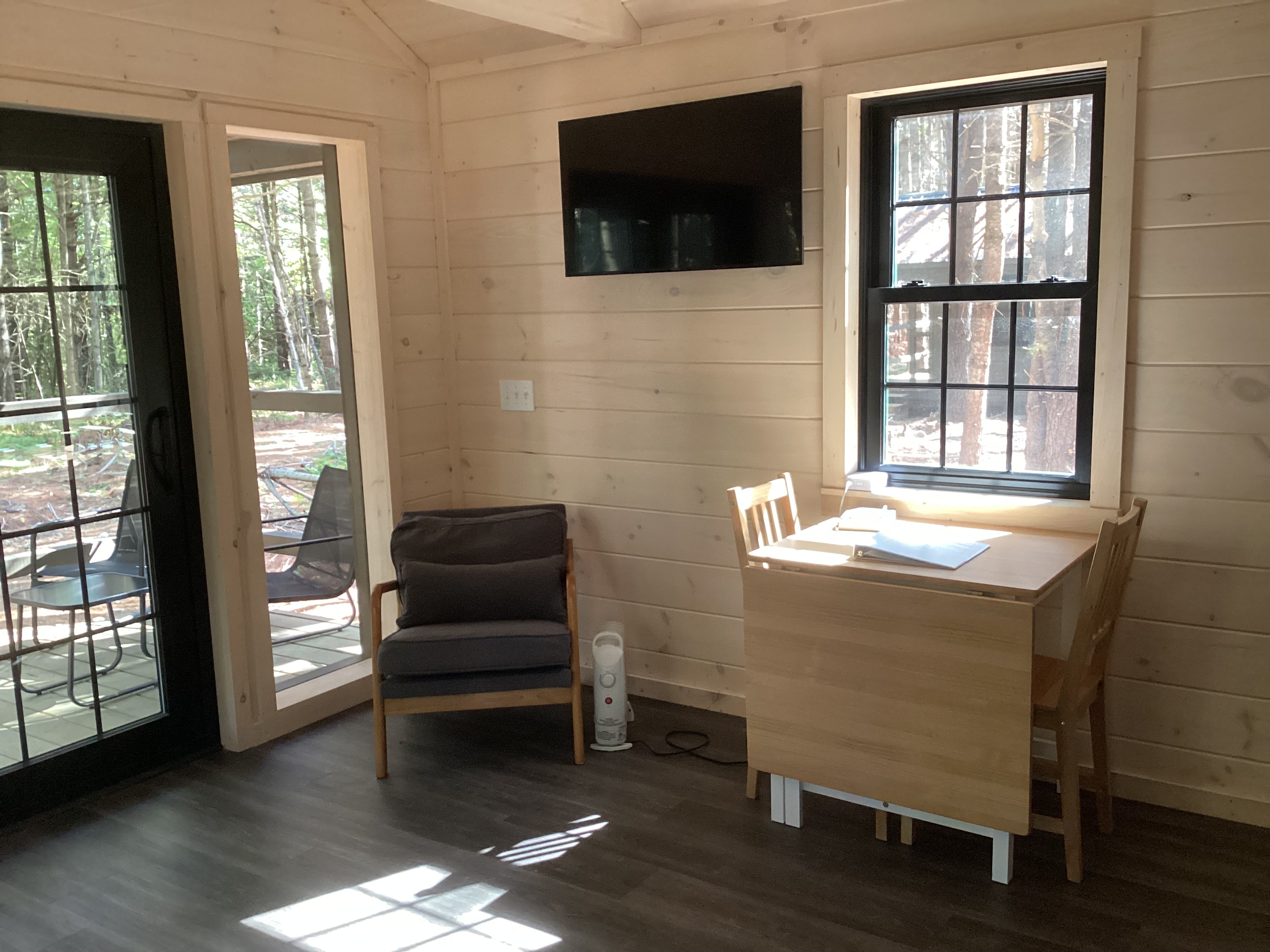 Dickinson Extra Chair