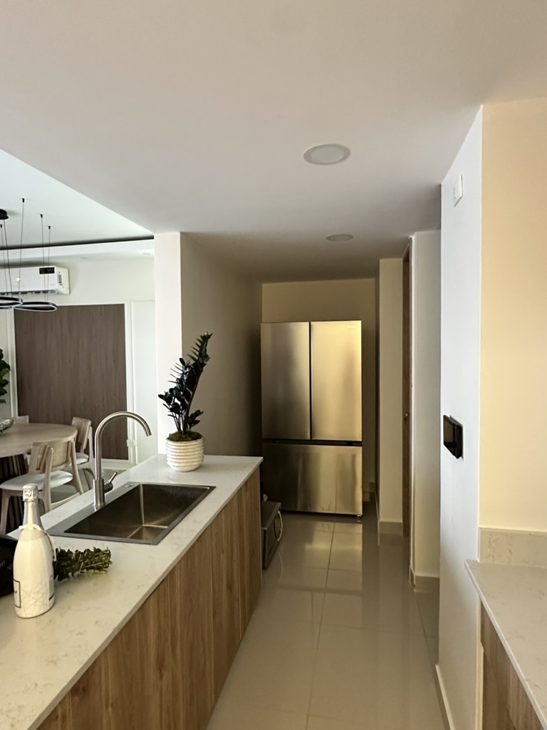 Fully equipped kitchen with full-size refrigerator, gas cooktop, oven, microwave, cookware, and plenty of counter space for meals at home. 🍳☕✨