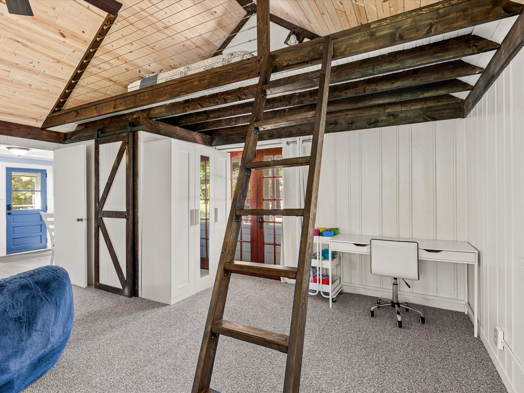 Craft or work space