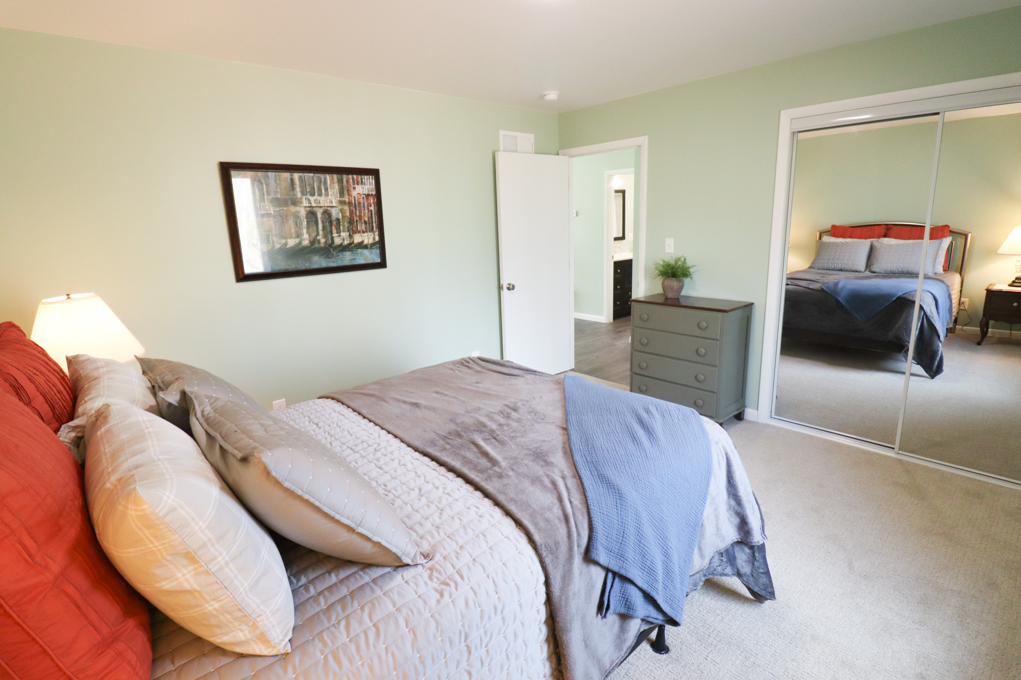 Queen Bed with quality linens