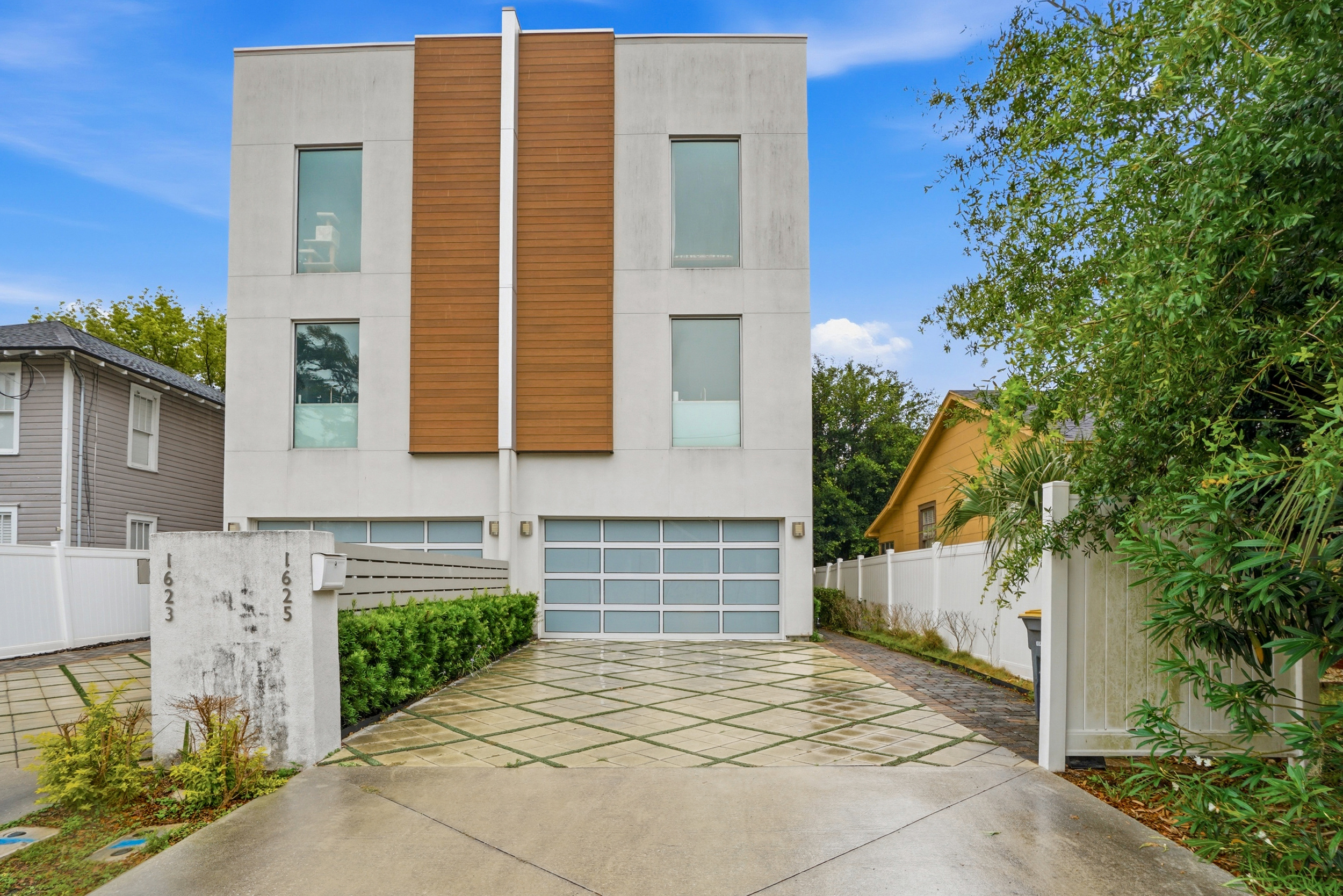 Urban Luxe • San Marco Villa w/ Skyline View 2