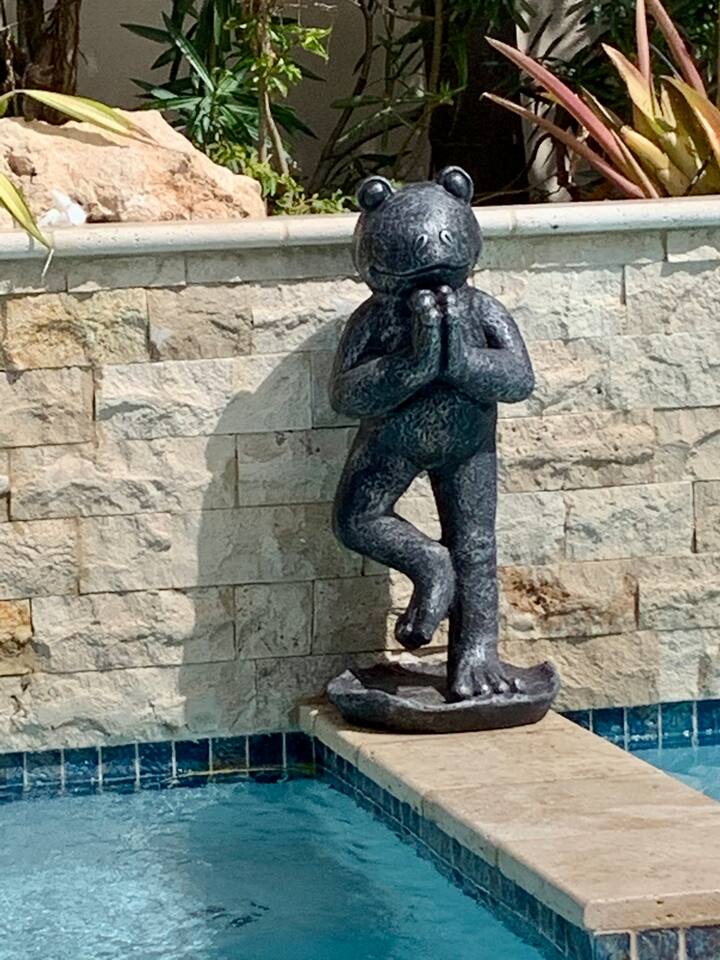 CALL YOUR PRIVATE CONCIERGE TO ARRANGE FOR POOLSIDE YOGA/PILATES