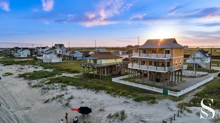88de1b8e174f48a5924df9c5ed91a27d | Beachhouse | Texas | TX | Vacation Homes | Galveston | Crystal Beach | Kokomo | Breezy Days | Beachfront Elegance | Sunrise Serenity | Southern Sands Property Management, LLC