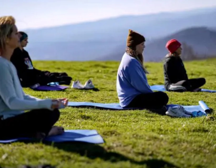 🌿 Wellness & Adventure in Asheville! 🏔️✨ Rejuvenate with scenic hikes, mountain yoga, hot springs, and spa retreats—pure relaxation in nature!