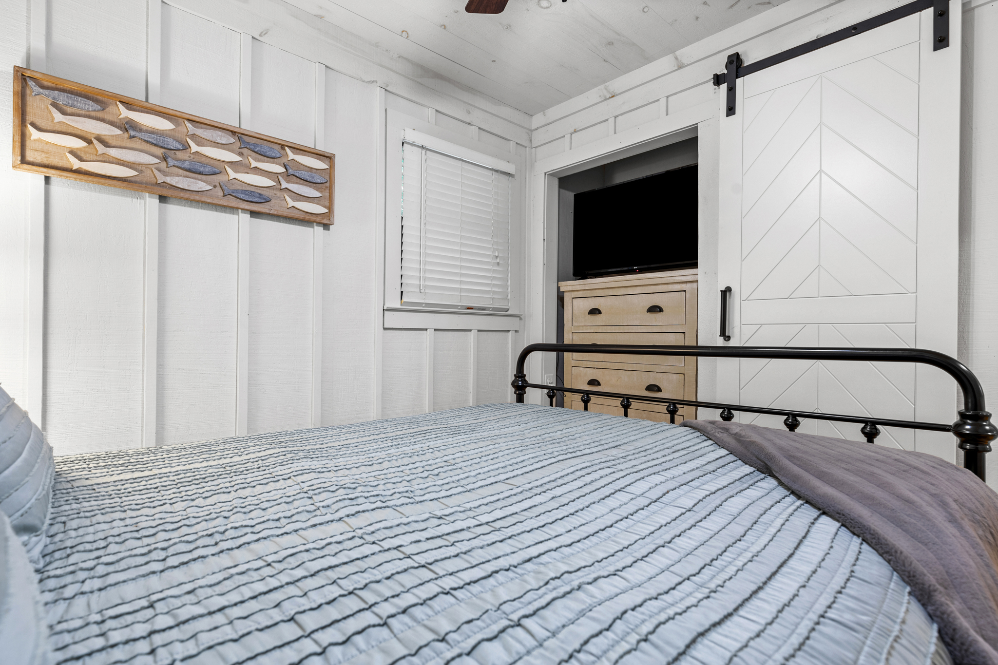 Fresh linens, cozy bedding, and thoughtful touches help you feel right at home.