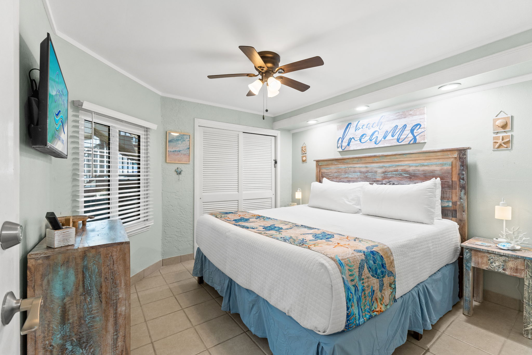 Master Bedroom with King Sized Bed and Ensuite Bathroom 