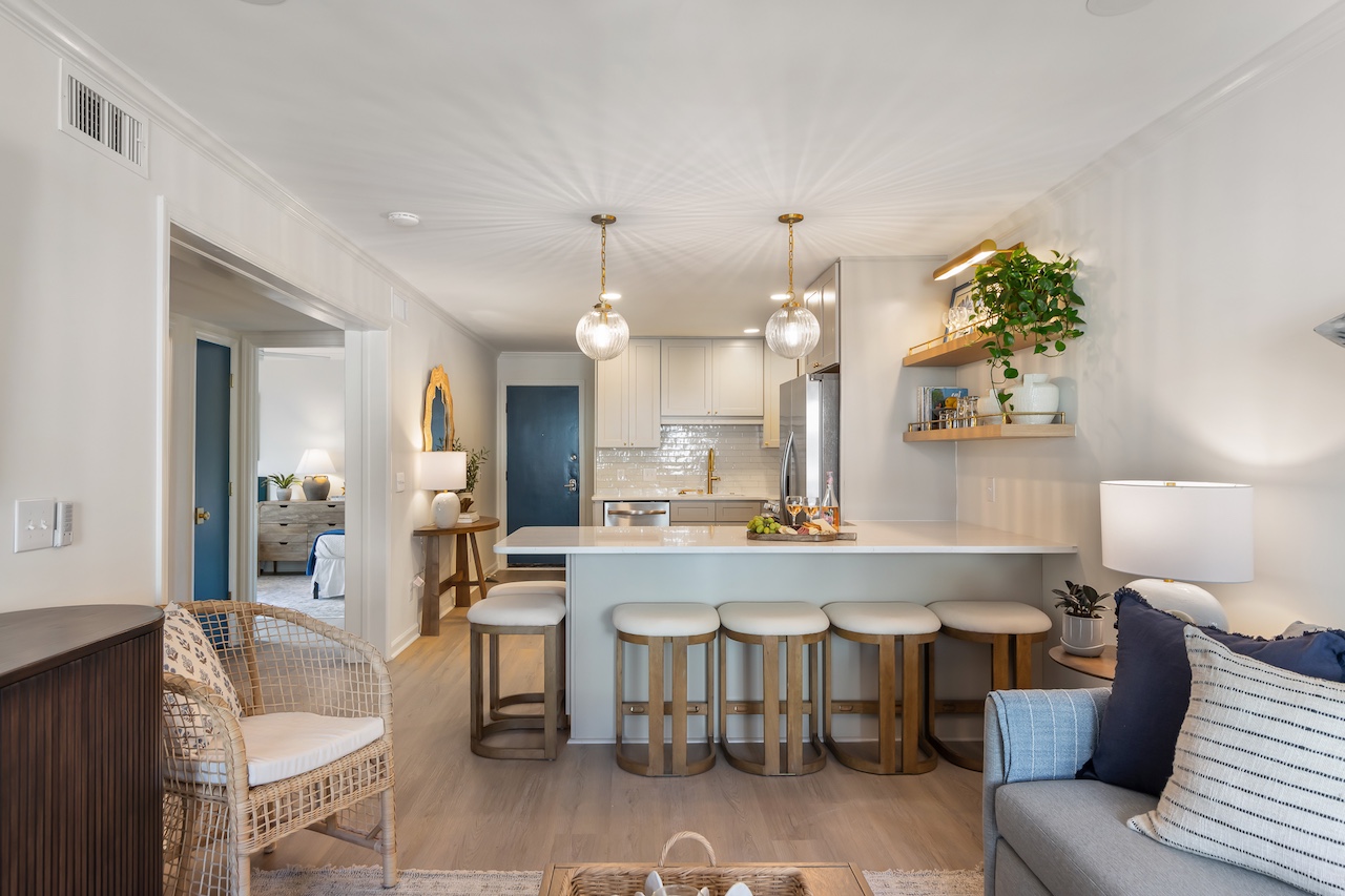 Kitchen Island | 211C Oceanside Villas | Isle of Palms SC | IOP Escapes