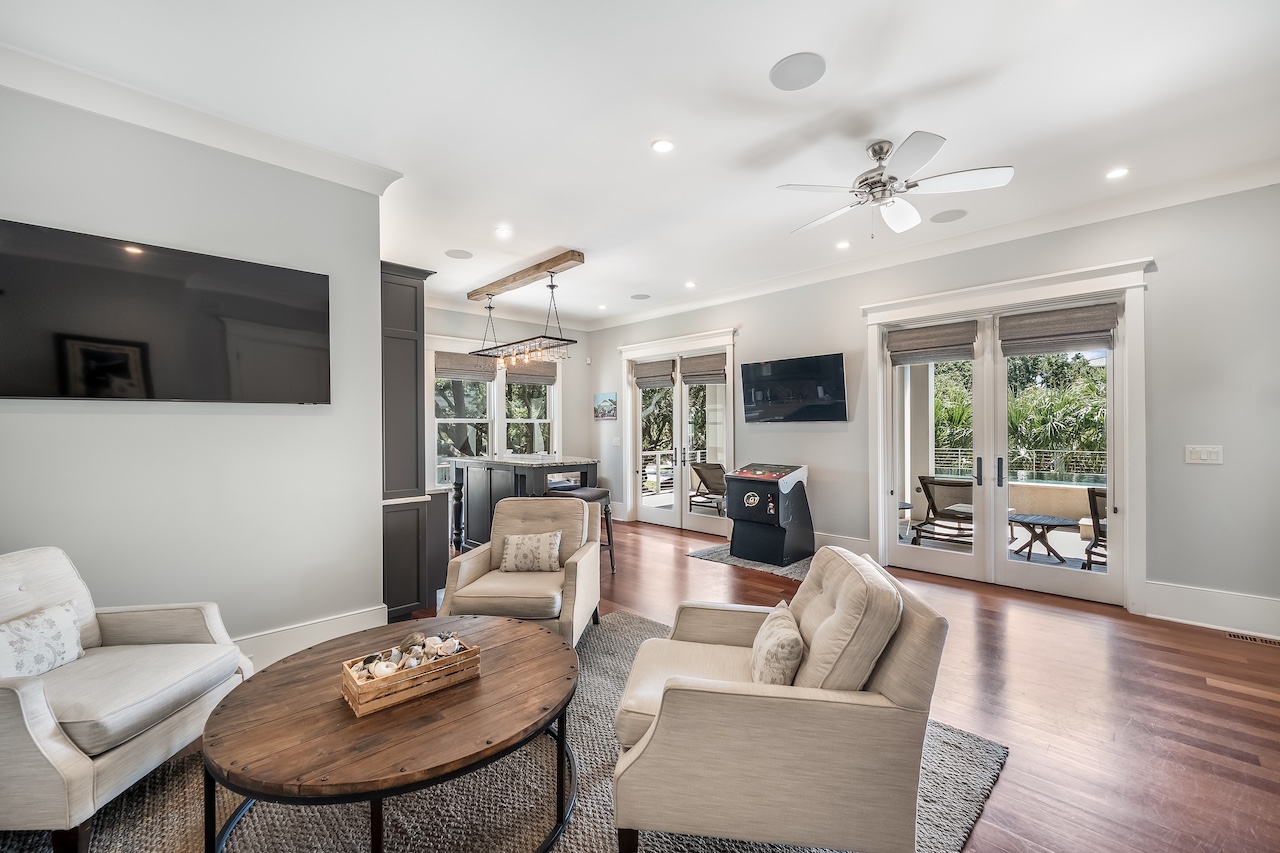 Sitting Room/Bar/Arcade Game w Golden Tee on first floor Shore Thing | 4001 Palm Blvd | Isle of Palms, SC | IOP Escapes