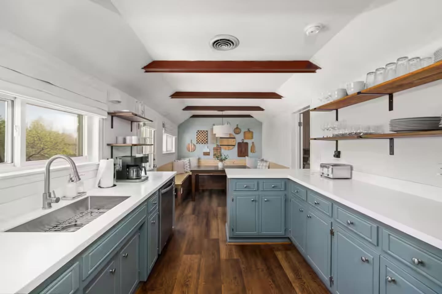 Fully equipped kitchen with cooking basics 