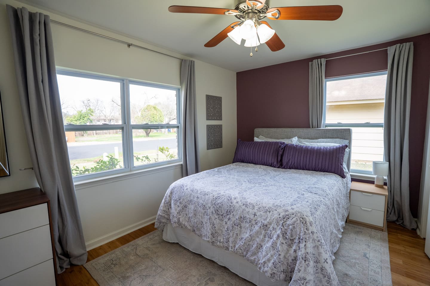 Relax in Comfort: Queen Bedroom with Plush Bedding