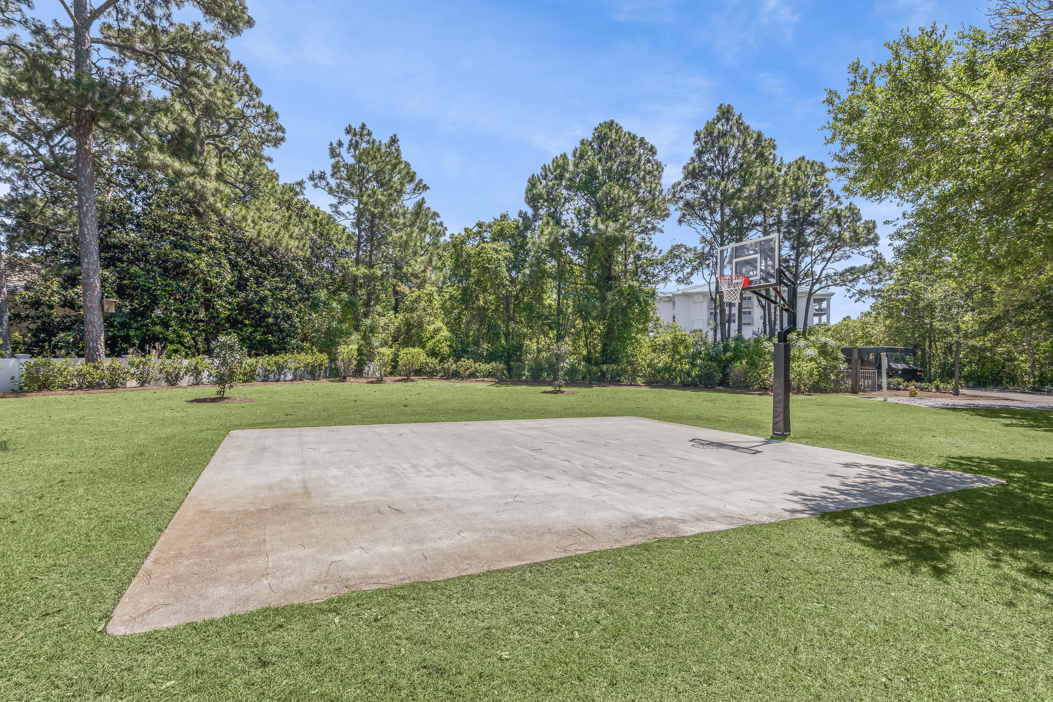 Take advantage of the on-site basketball court for some extra fun.