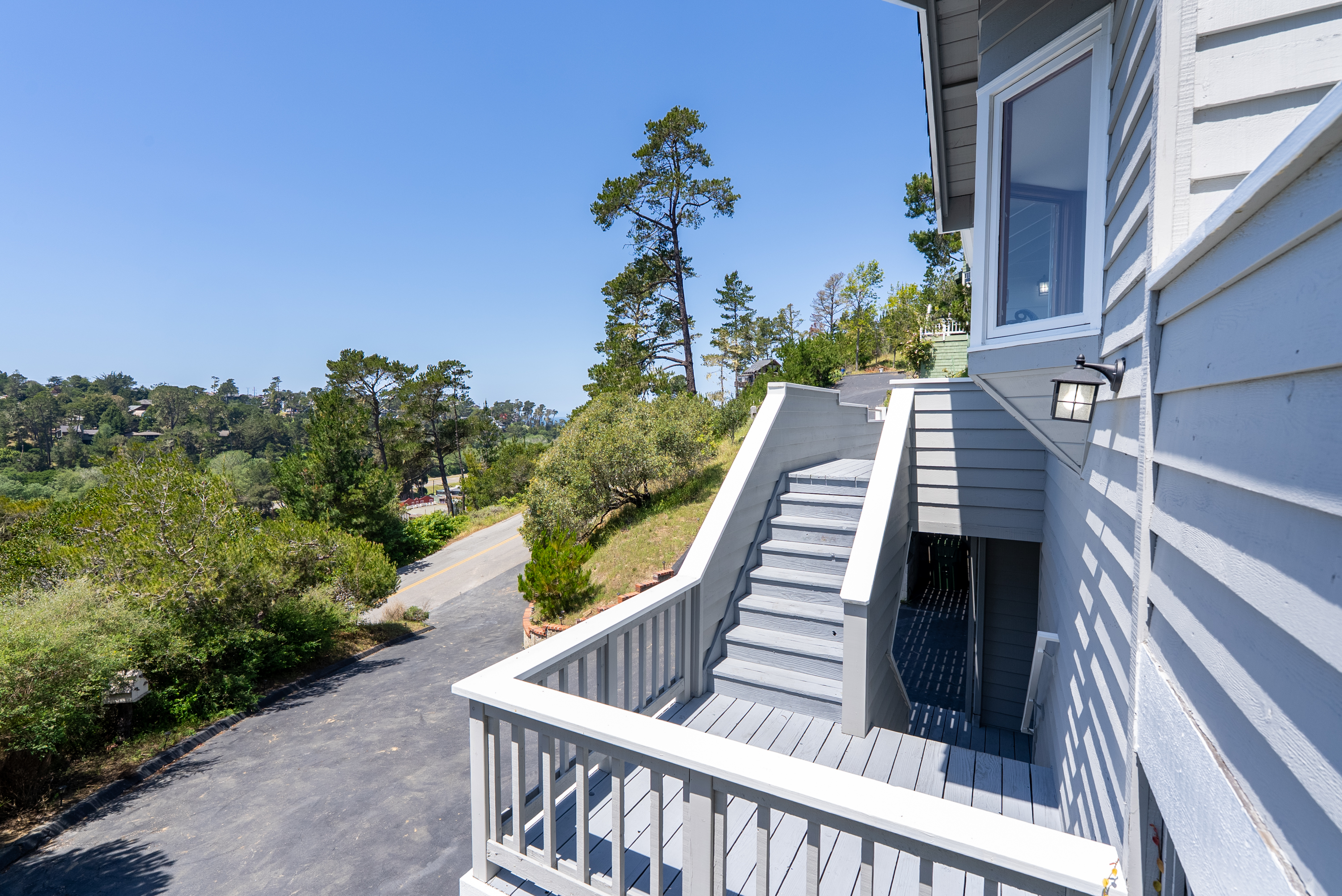 Split-level entryway