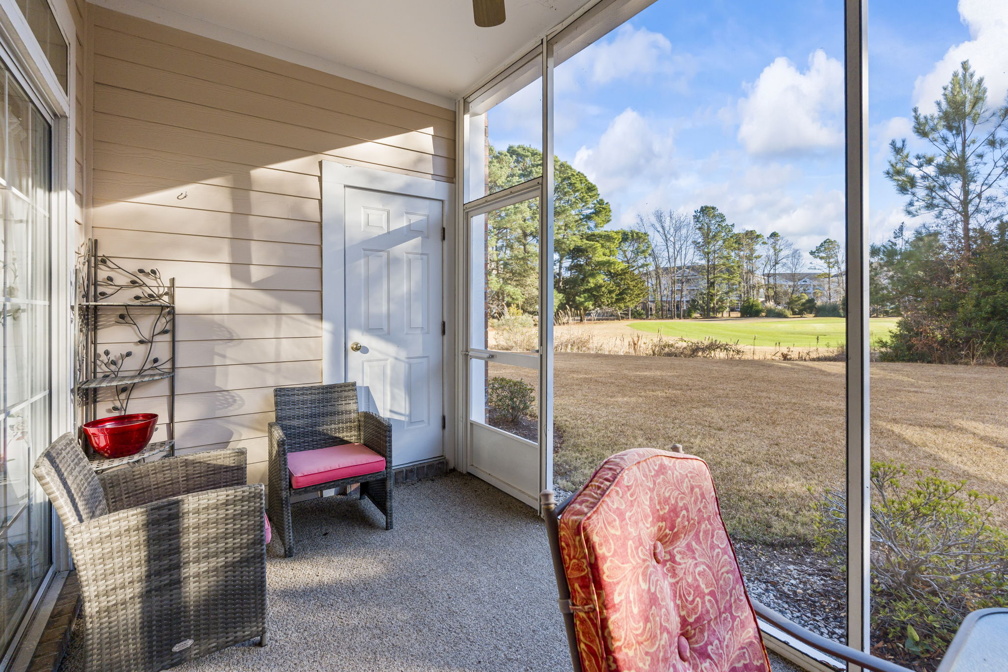 Quiet Screened in Patio