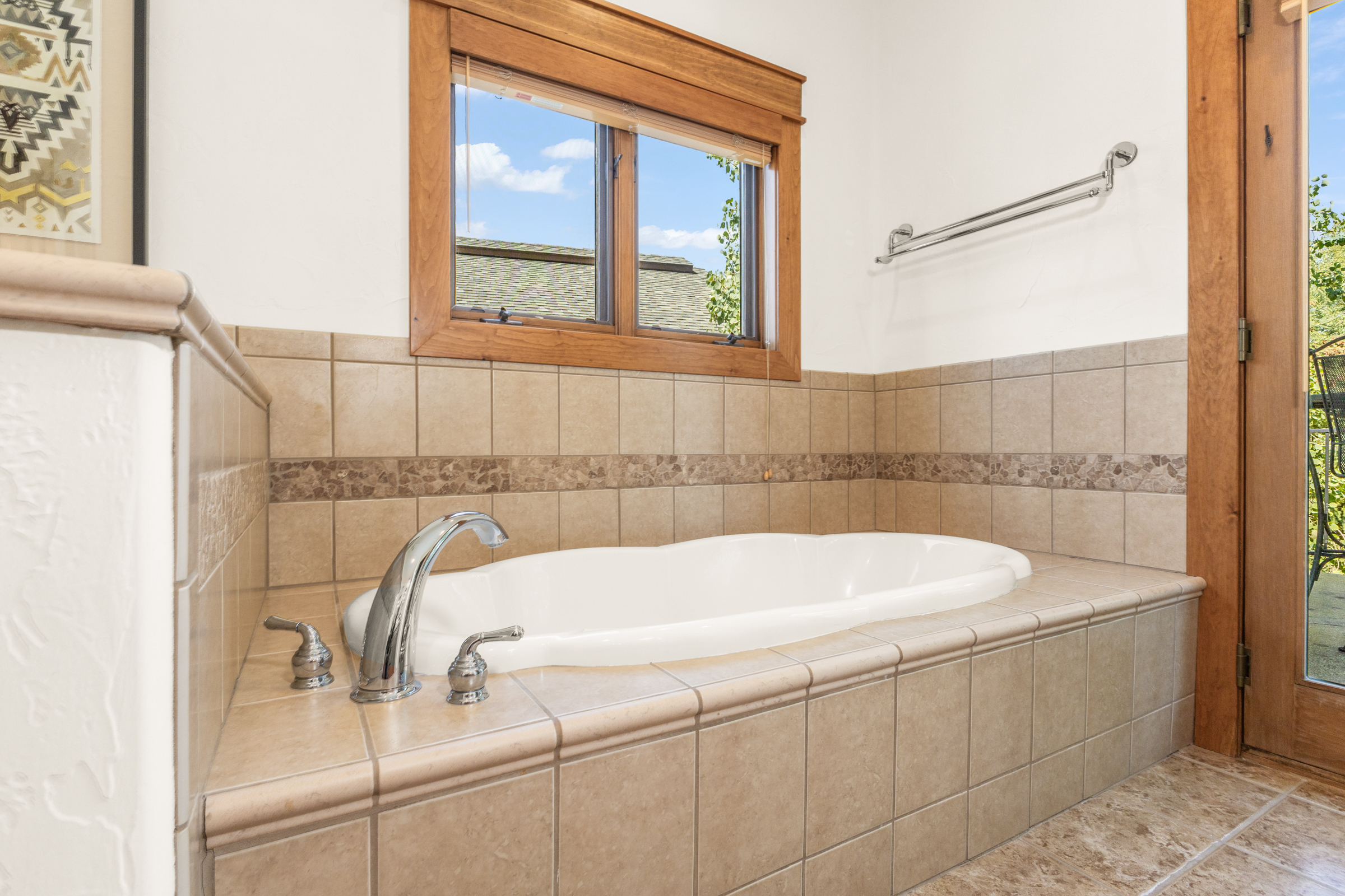 Ensuite Bathroom #1 | Bathtub