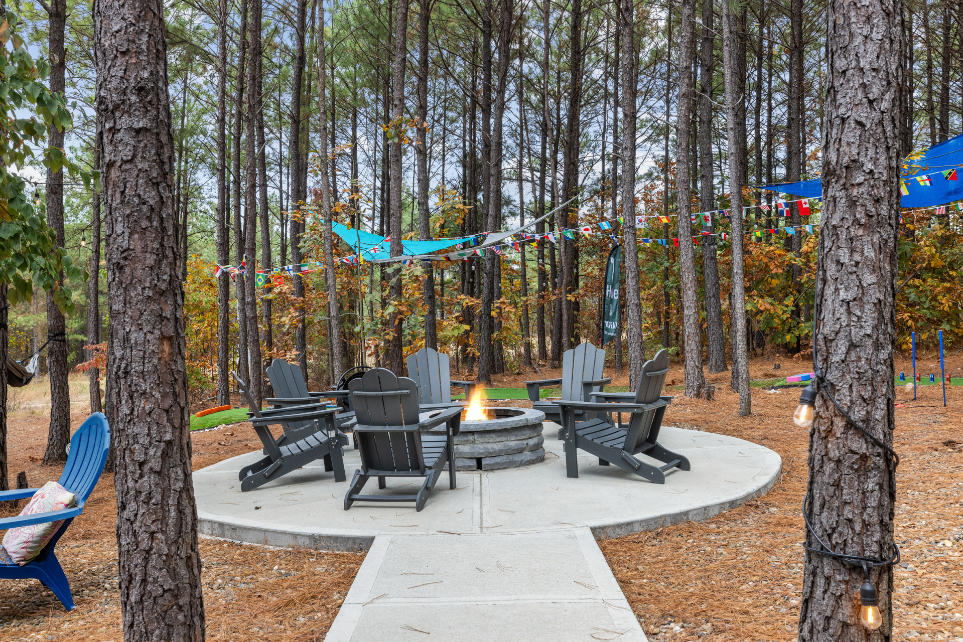Outdoor Fire Pit and Sitting Area