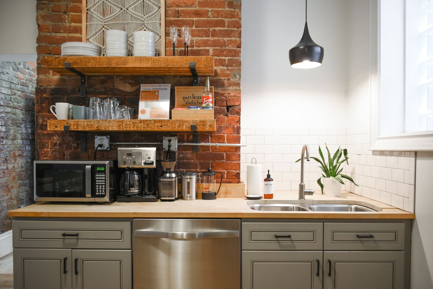 Full Kitchen.