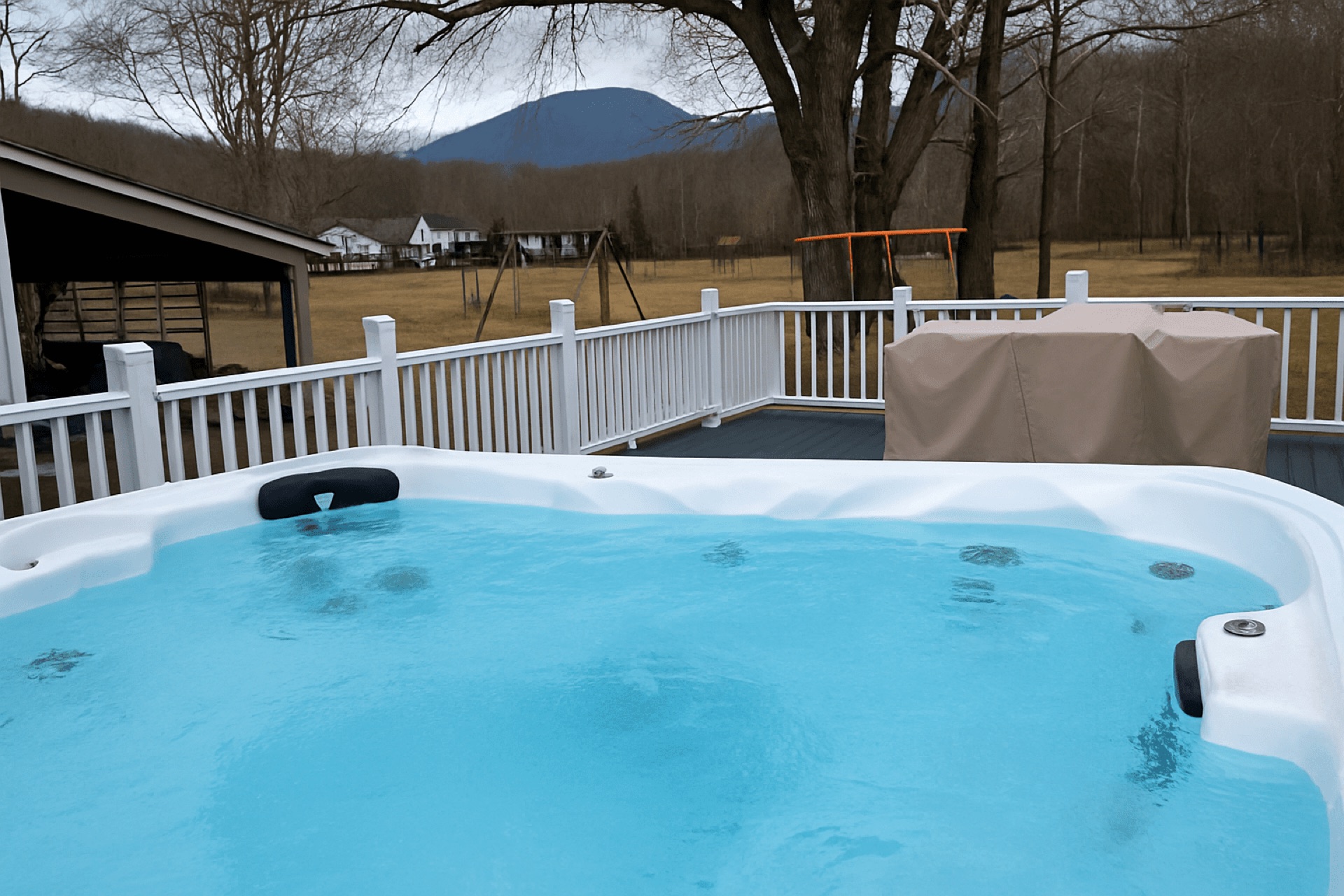 Hot tub on the deck