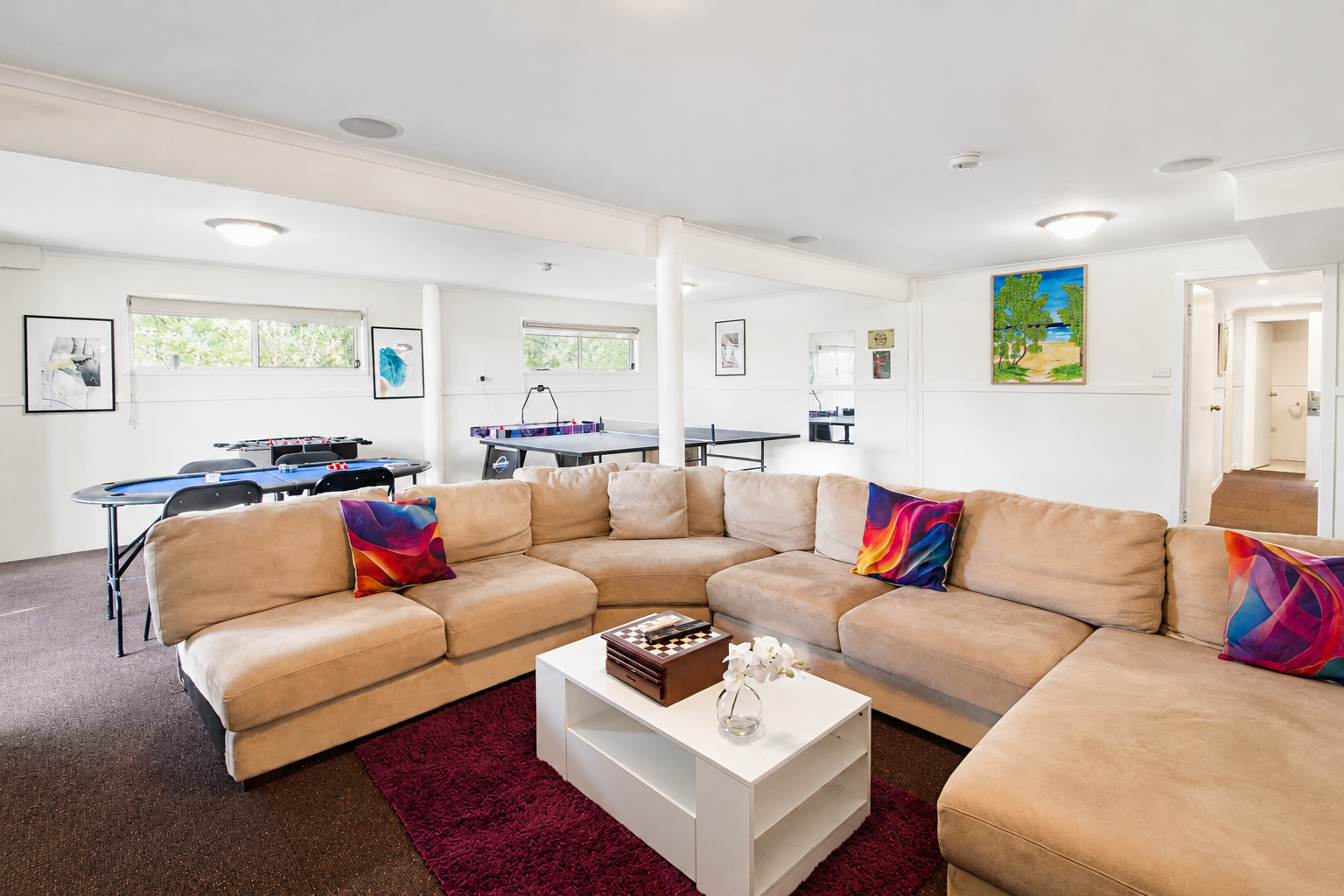 Carlenes Getaway | Lake Views, Beach & Games Hub holiday home in Lochsport