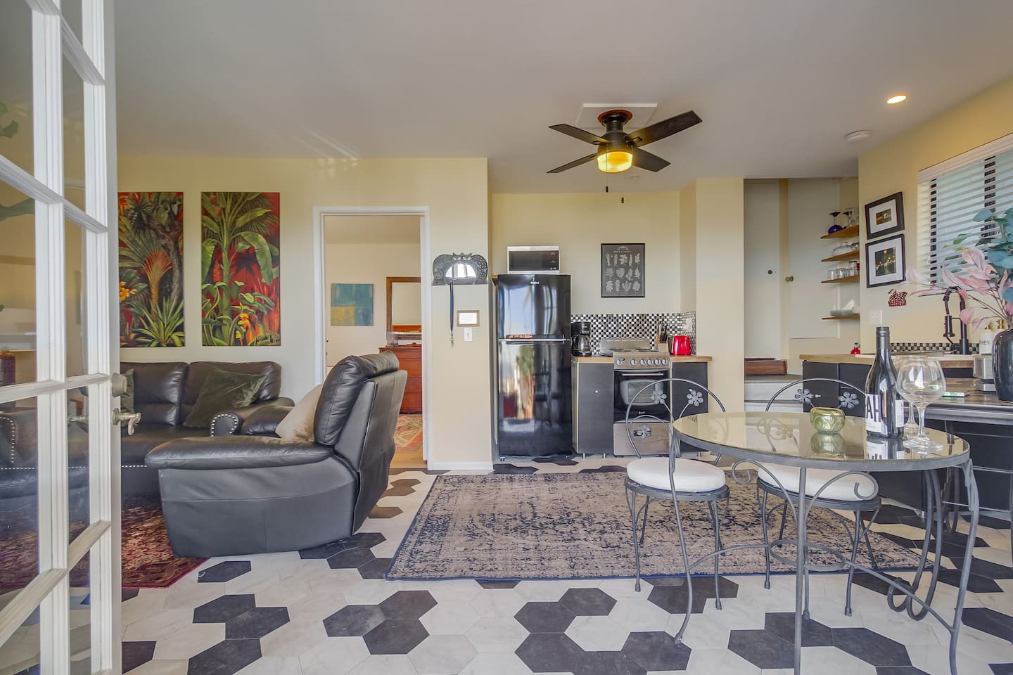 Full size refrigerator & freezer, stove/oven, microwave, toaster