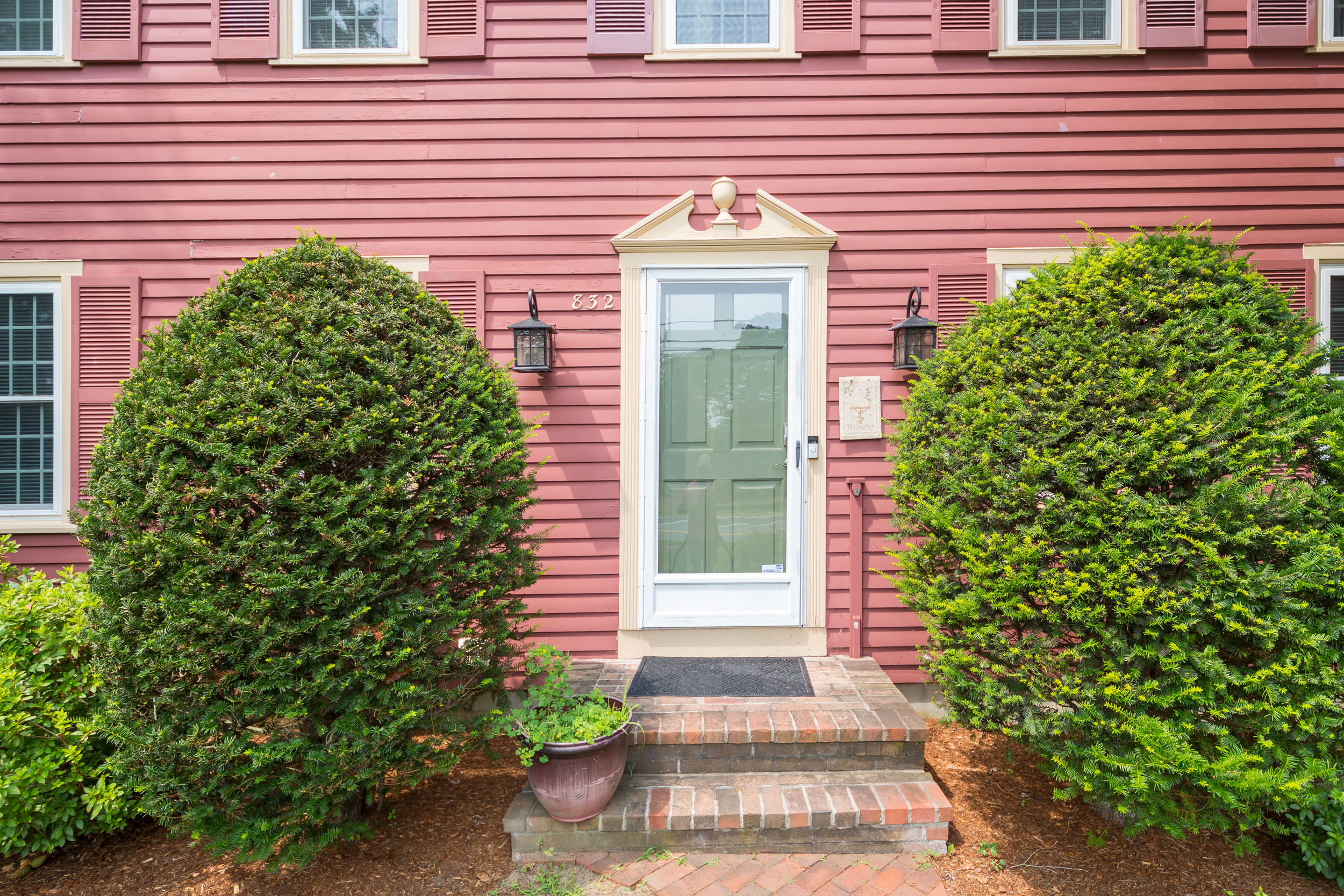 Front door entry to Captain’s Rest.