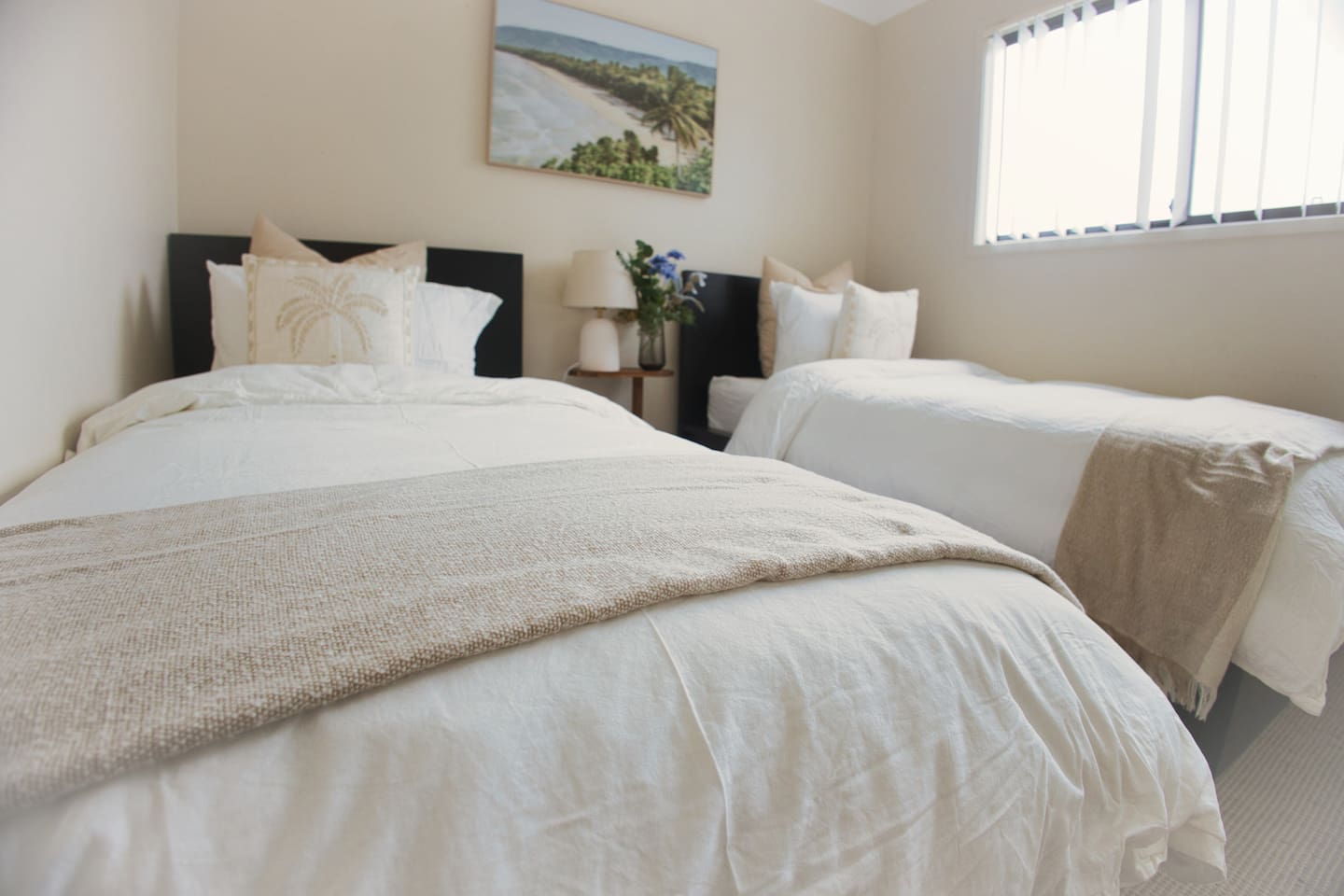 Single beds with very comfy mattresses and bedding