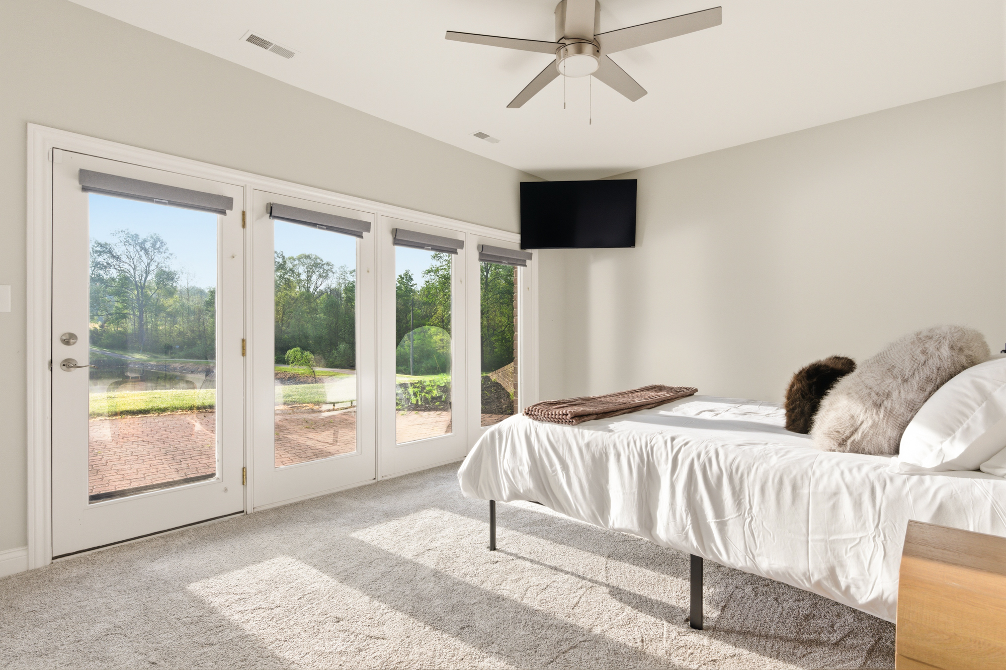 Walkout Queen Room