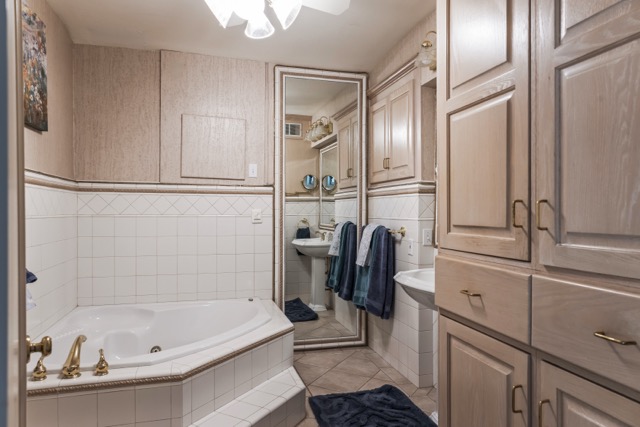 Main Floor Bathroom