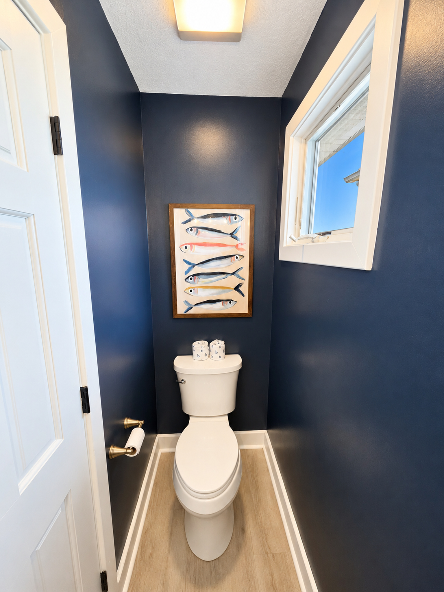 Half bathroom third floor