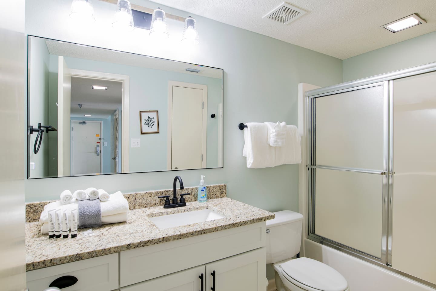 Second bathroom with shower and tub - new vanity and cabinets here!