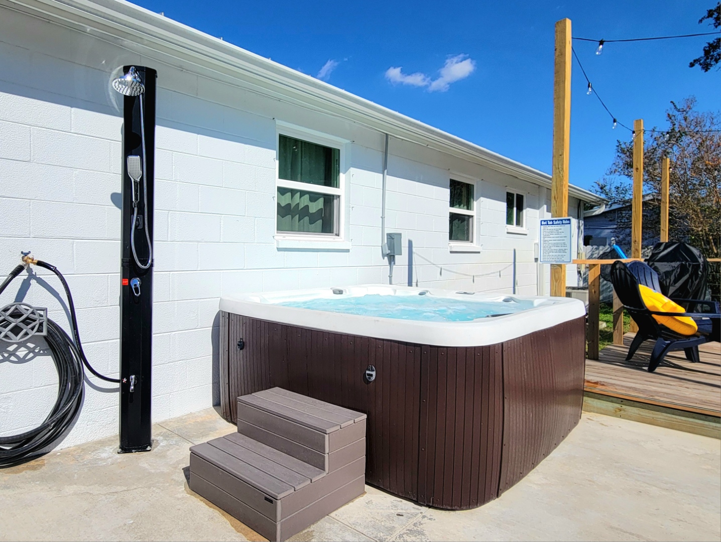Outdoor Shower with Hot Tub