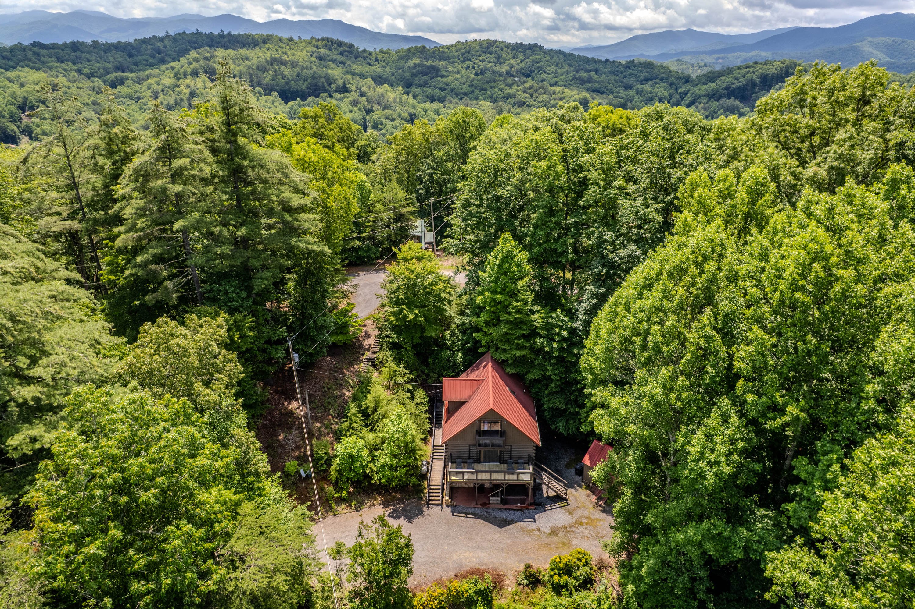 peaceful mountain top retreat with easy all-vehicle access