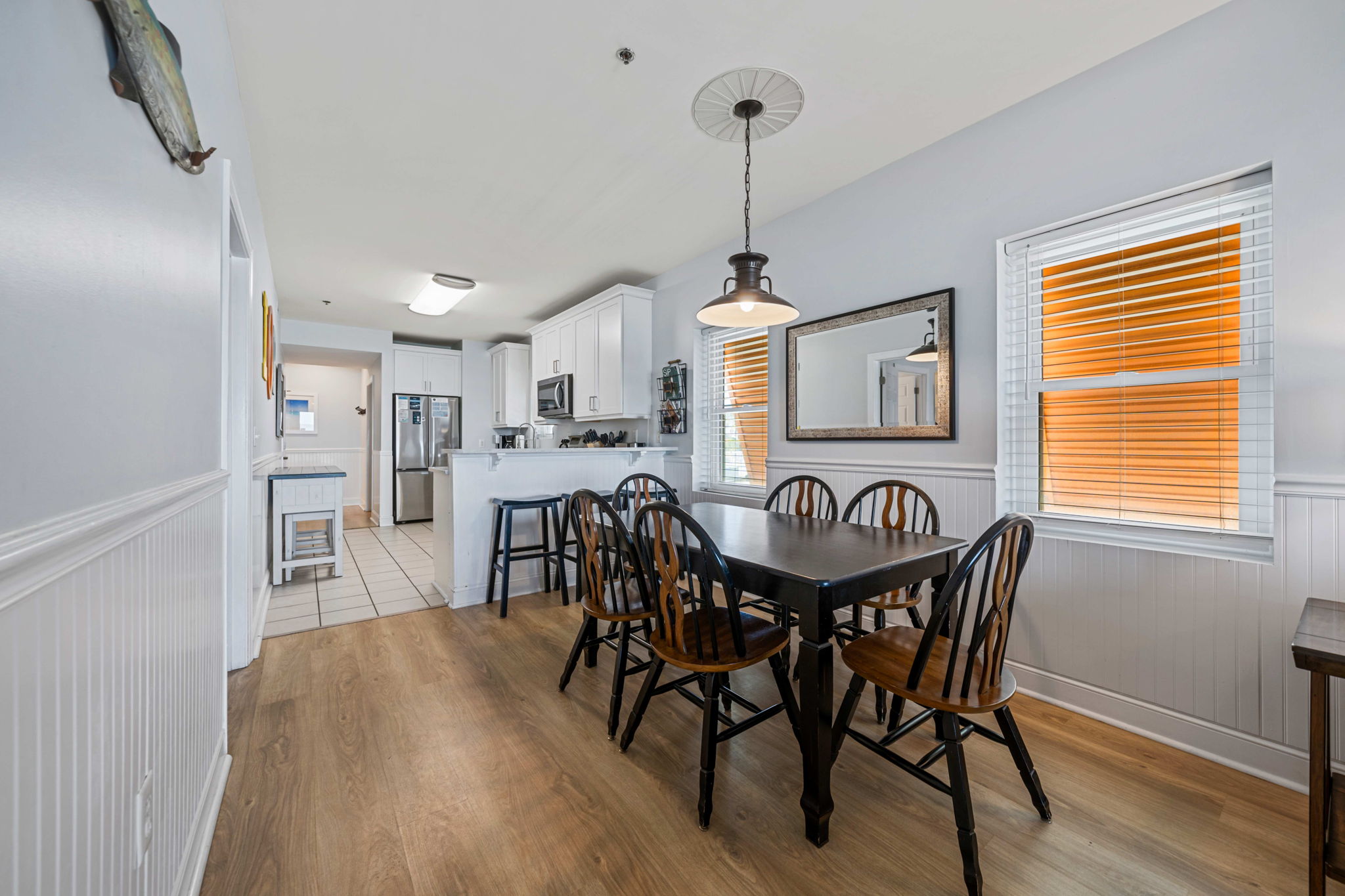 Dining room | Sea Gull | 201 Oceanview | 1116 Ocean Blvd, Isle of Palms, SC | IOP Escapes