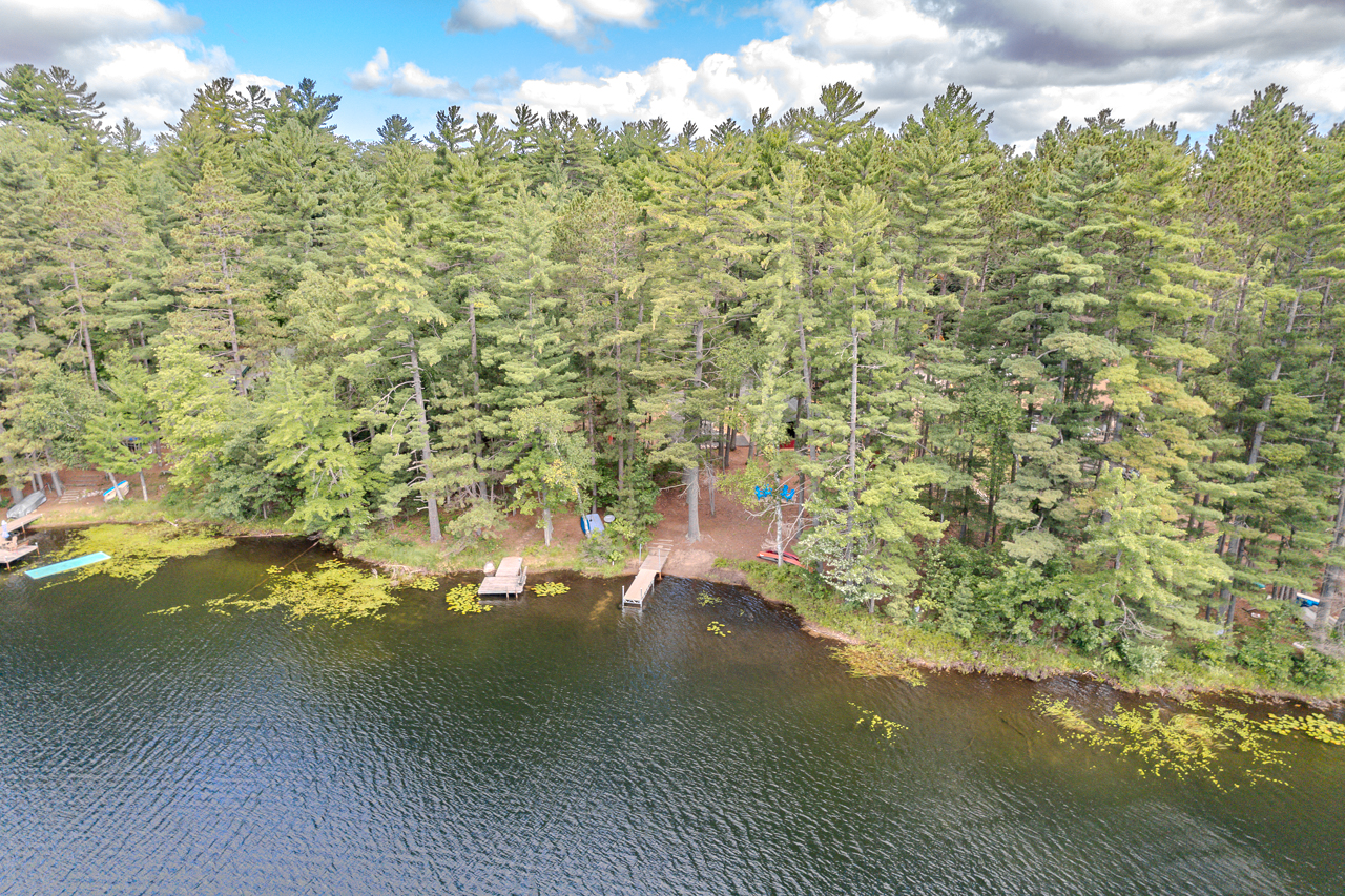 Enjoy a range of premium amenities designed for your comfort and convenience, from modern appliances to tranquil outdoor spaces with direct access to the lake