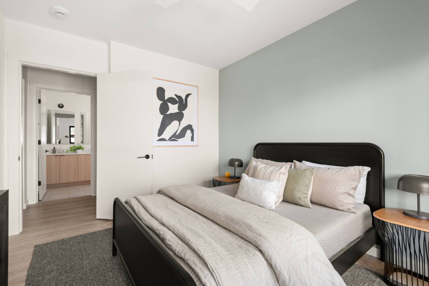 635_7th_Ave_S_306_int_18