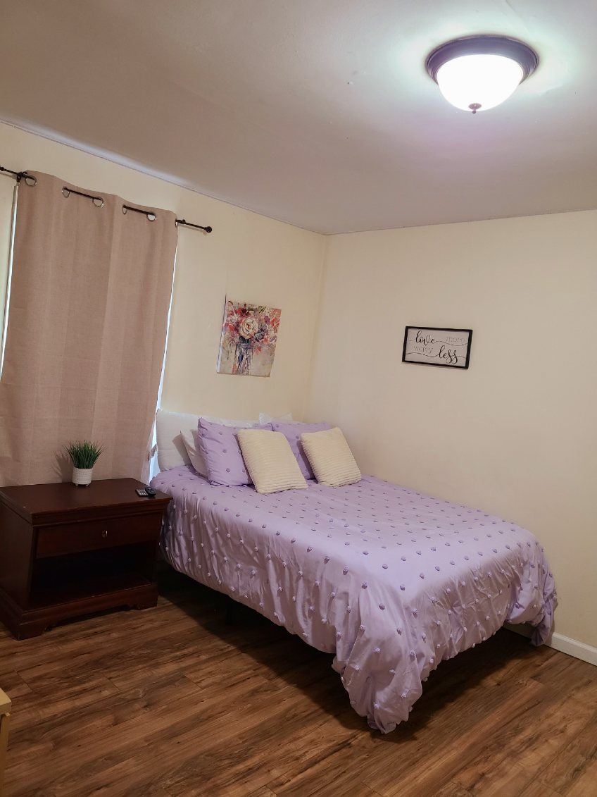 26 Columbia - Queen bed #2