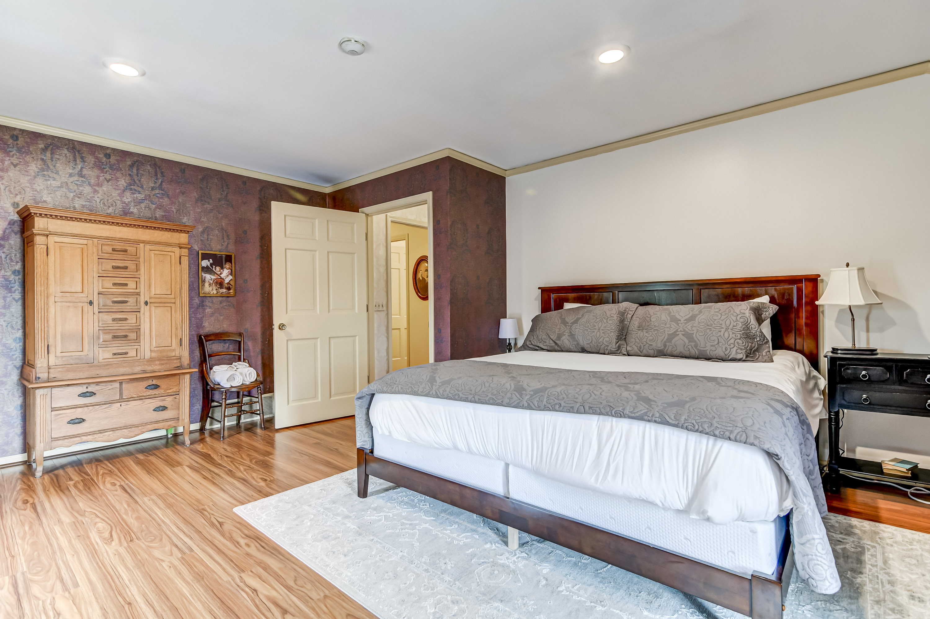 The Bressmer Carriage House - Bedroom 2