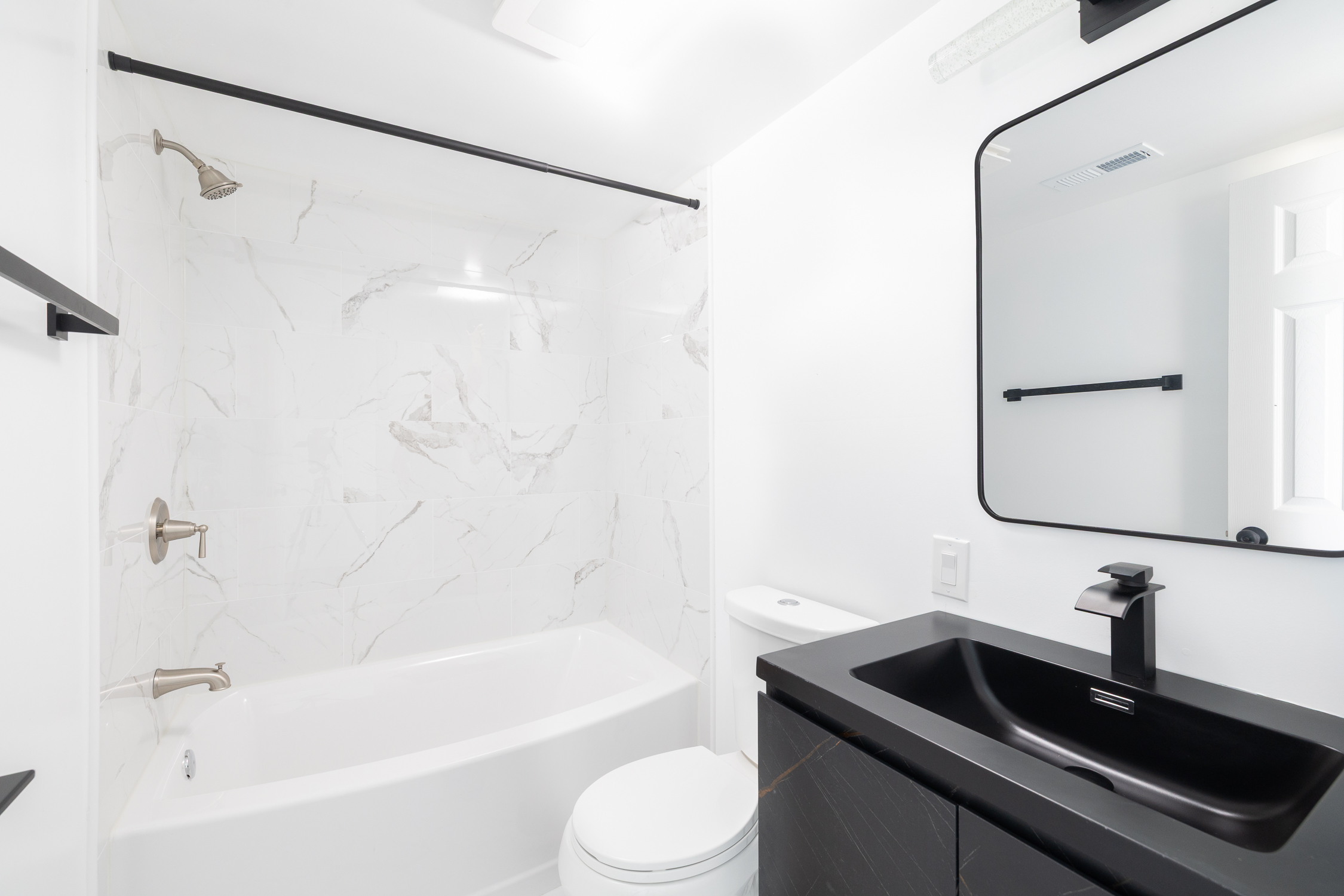 2nd Floor Shared Full Bathroom