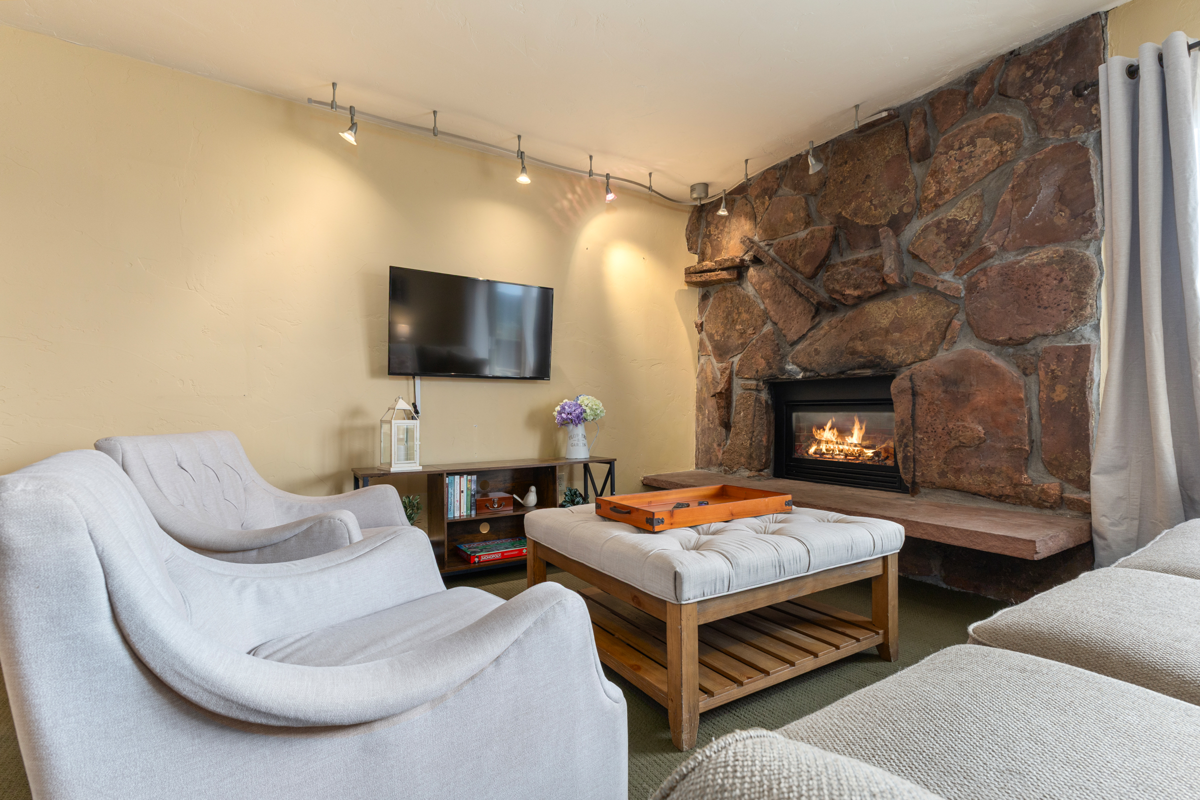 Gas Fireplace | Cozy Living Room | Smart Tv