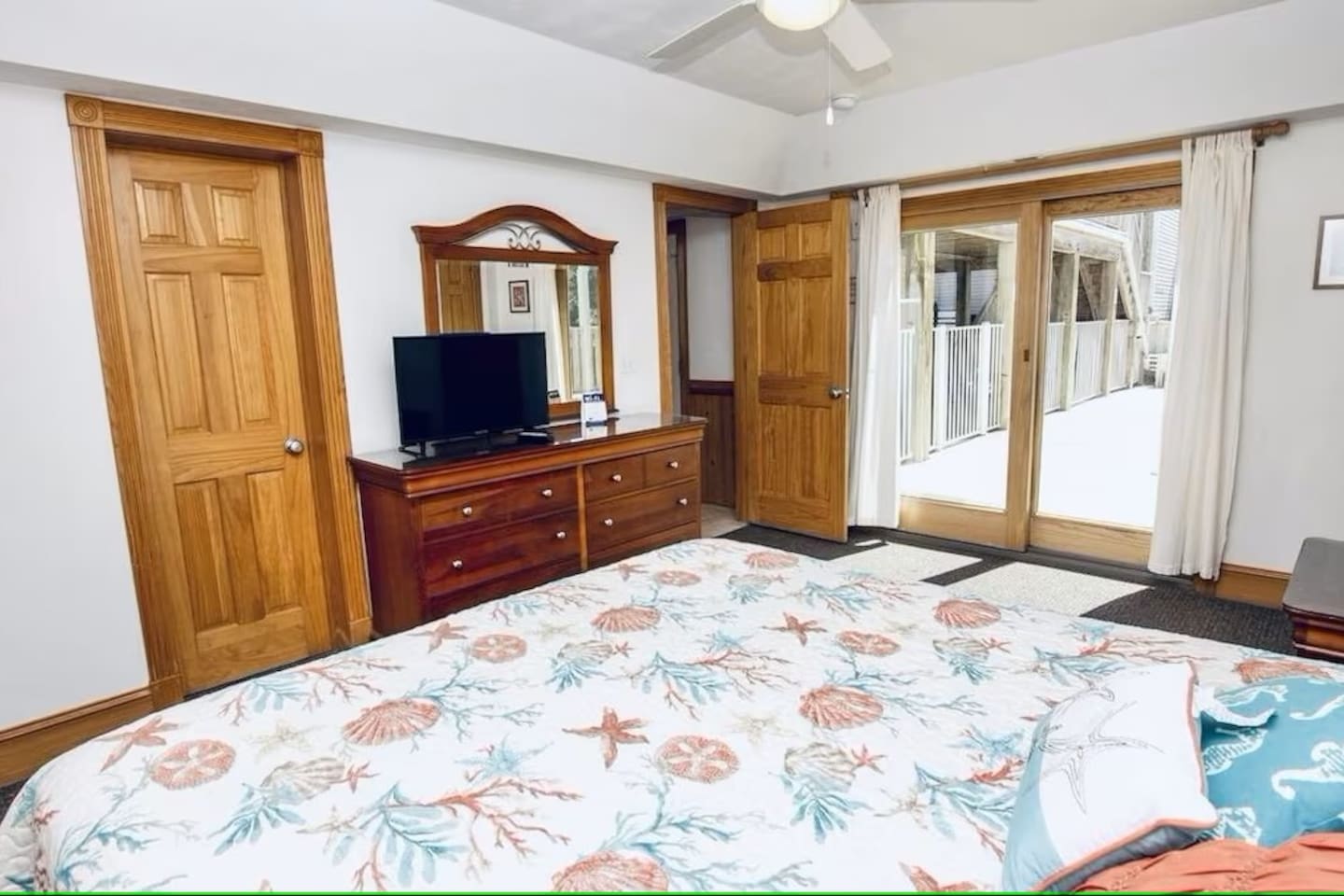 Bedroom #2 - King