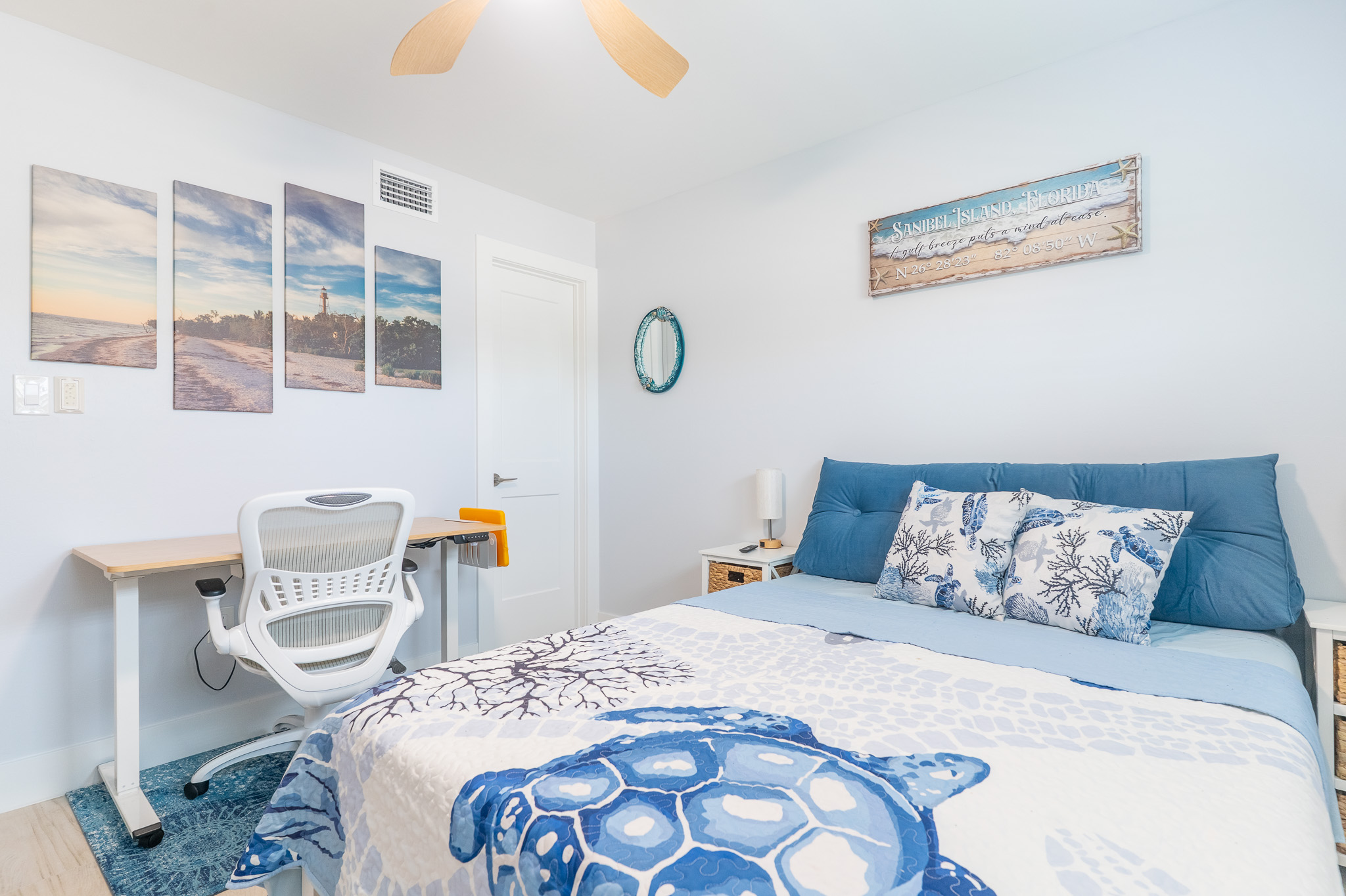 Secondary Bedroom w Desk