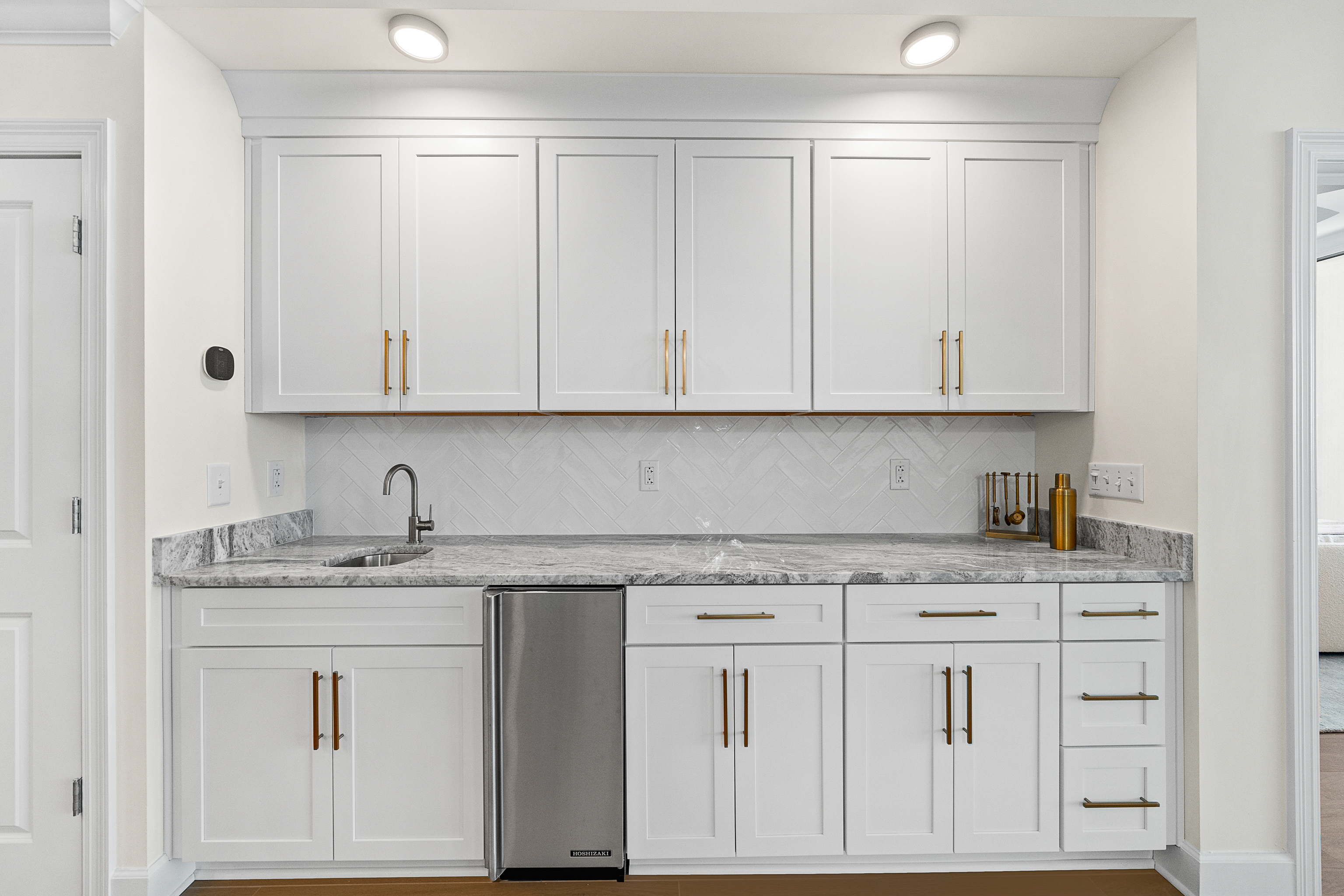 Spacious Wetbar