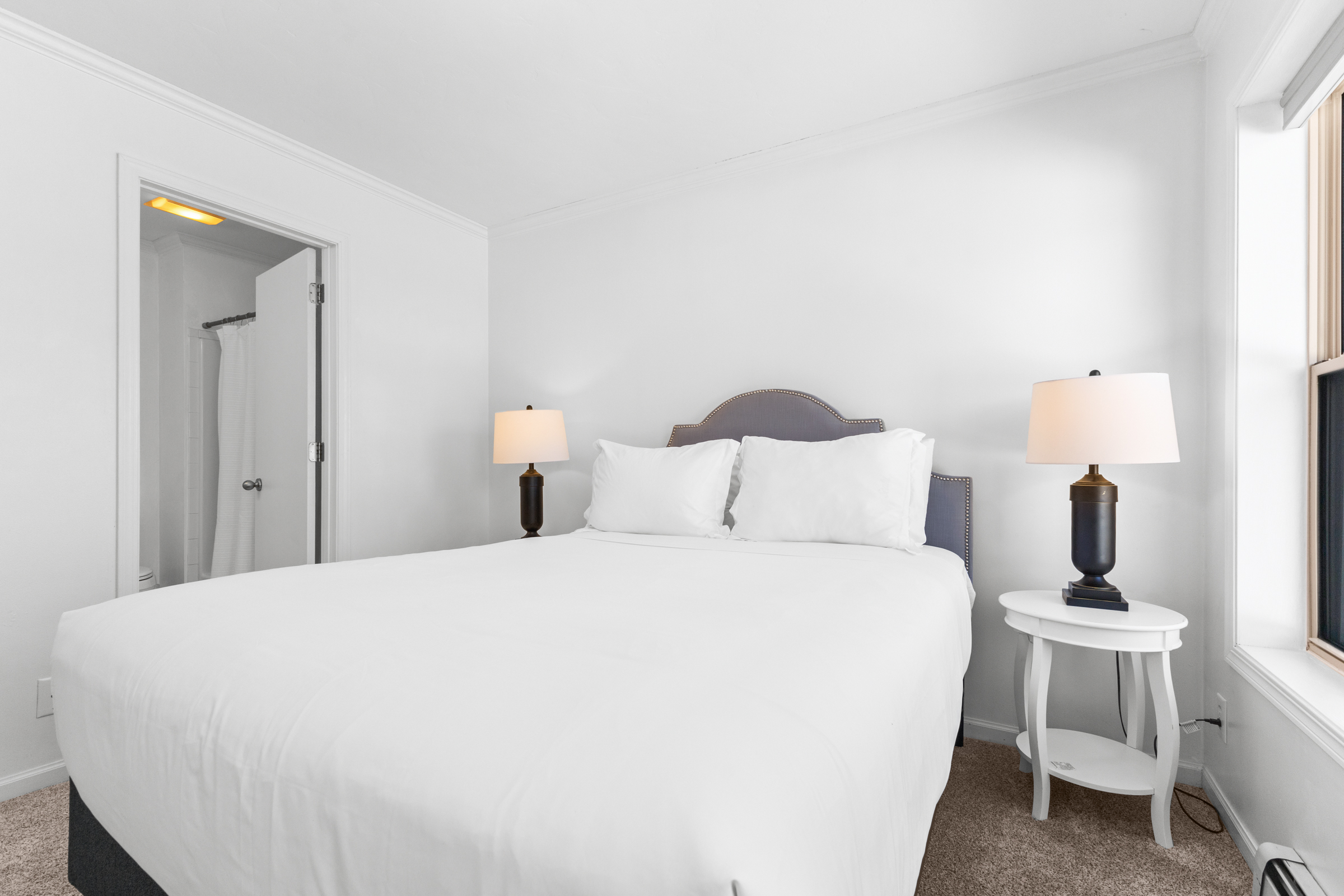 Bedroom 1 | Queensize Bed