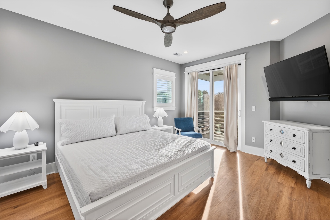 King Room  | Southern Grace | 6 23rd Ave.