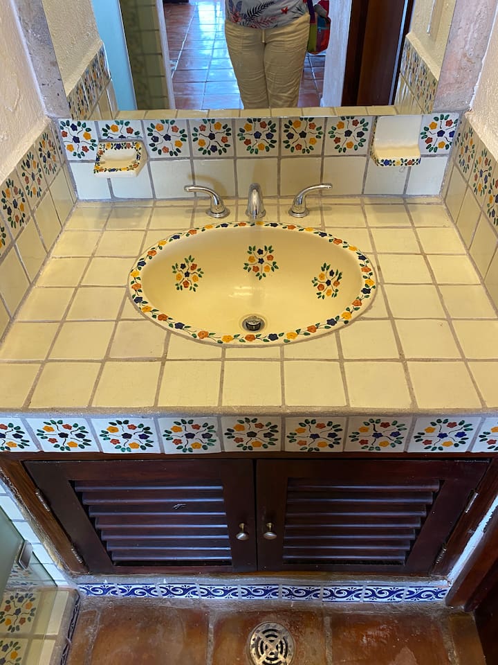 Master Bathroom 
Bano completo en el cuarto Master