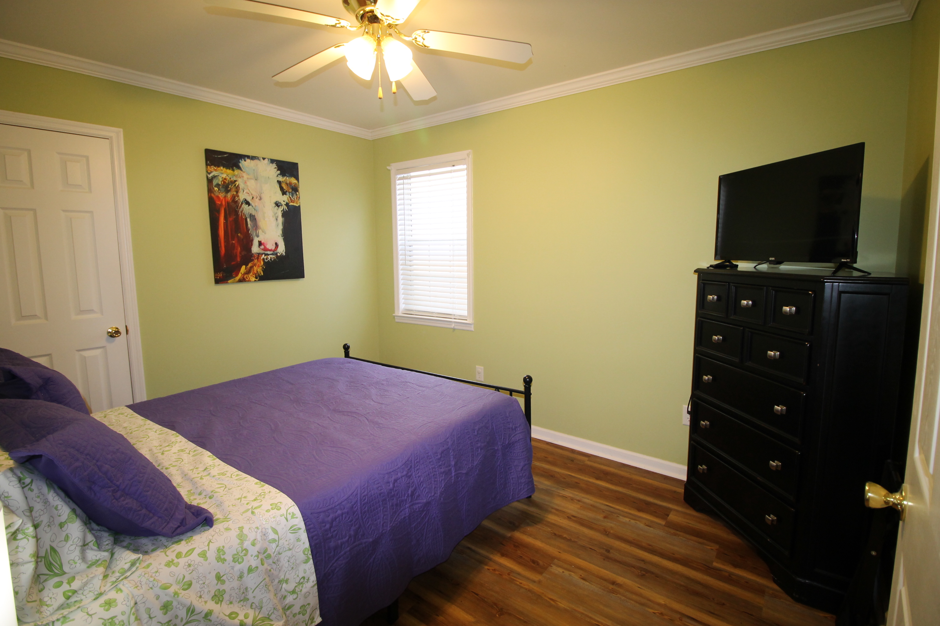 Guest Bedroom with Queen Bed