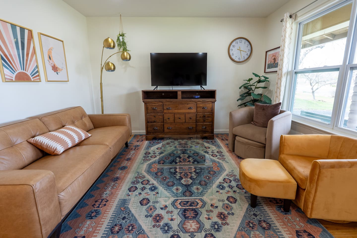 Bright, Comfortable Living Room with Plenty of Seating